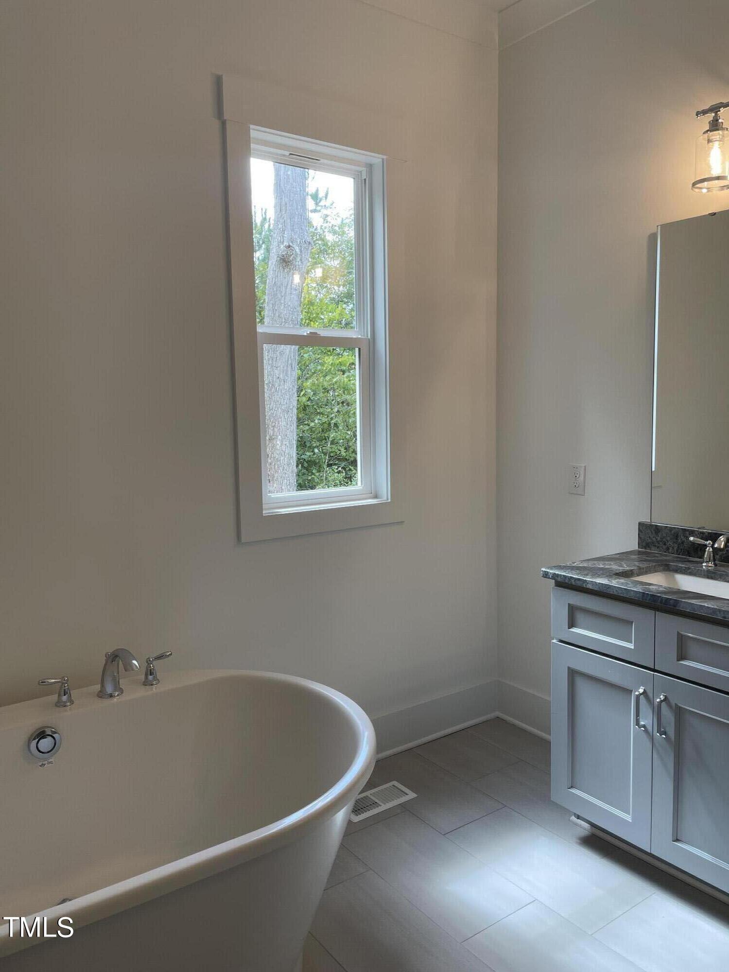 37 Sweet Meadow Lane Property Photo 9
