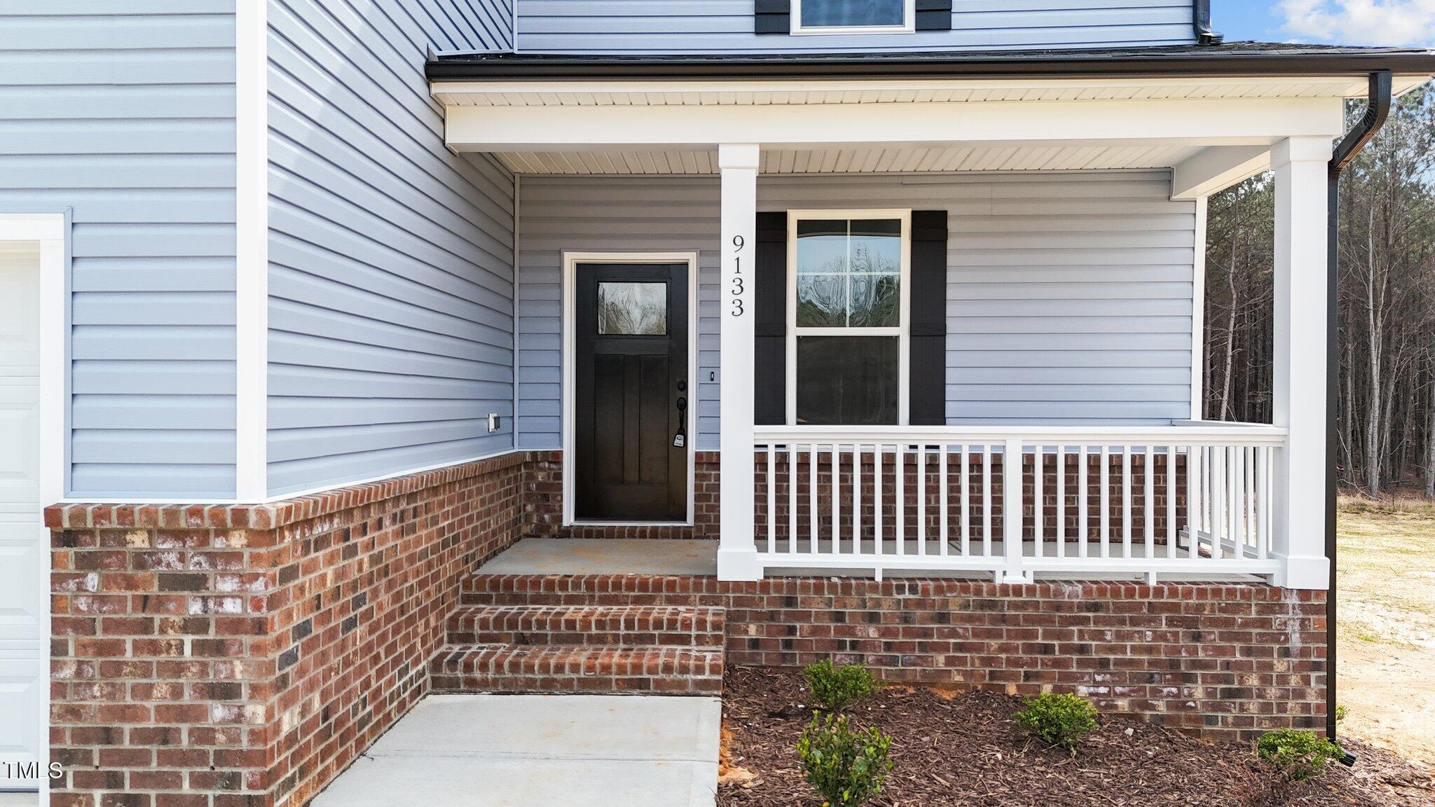 9133 Phoenix Court Property Photo 4