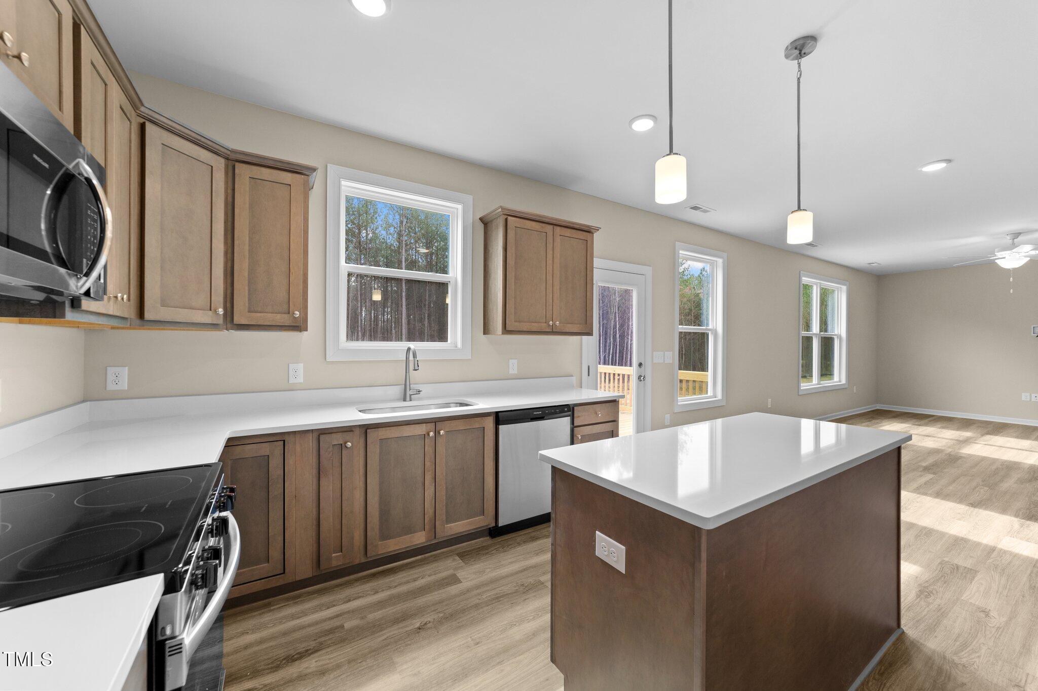 9133 Phoenix Court Property Photo 8