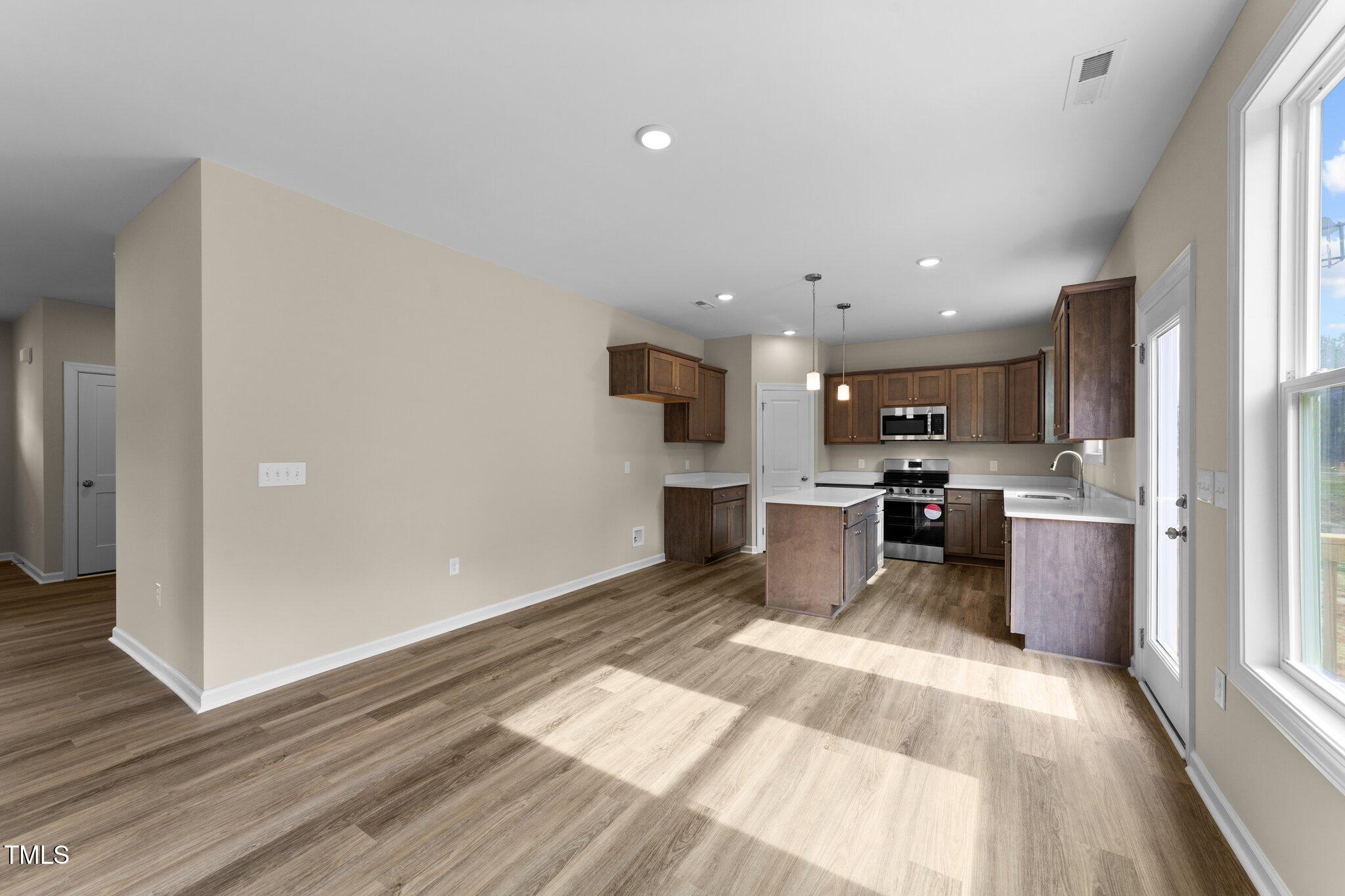 9133 Phoenix Court Property Photo 9