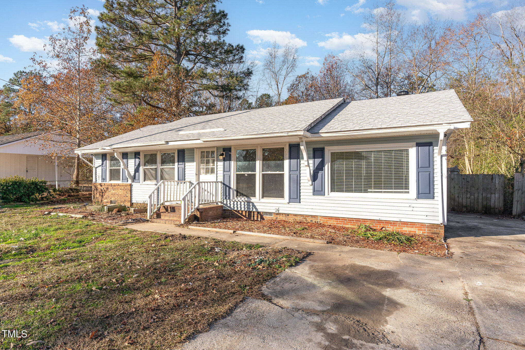 3015 E Brinkley Drive Property Photo 3