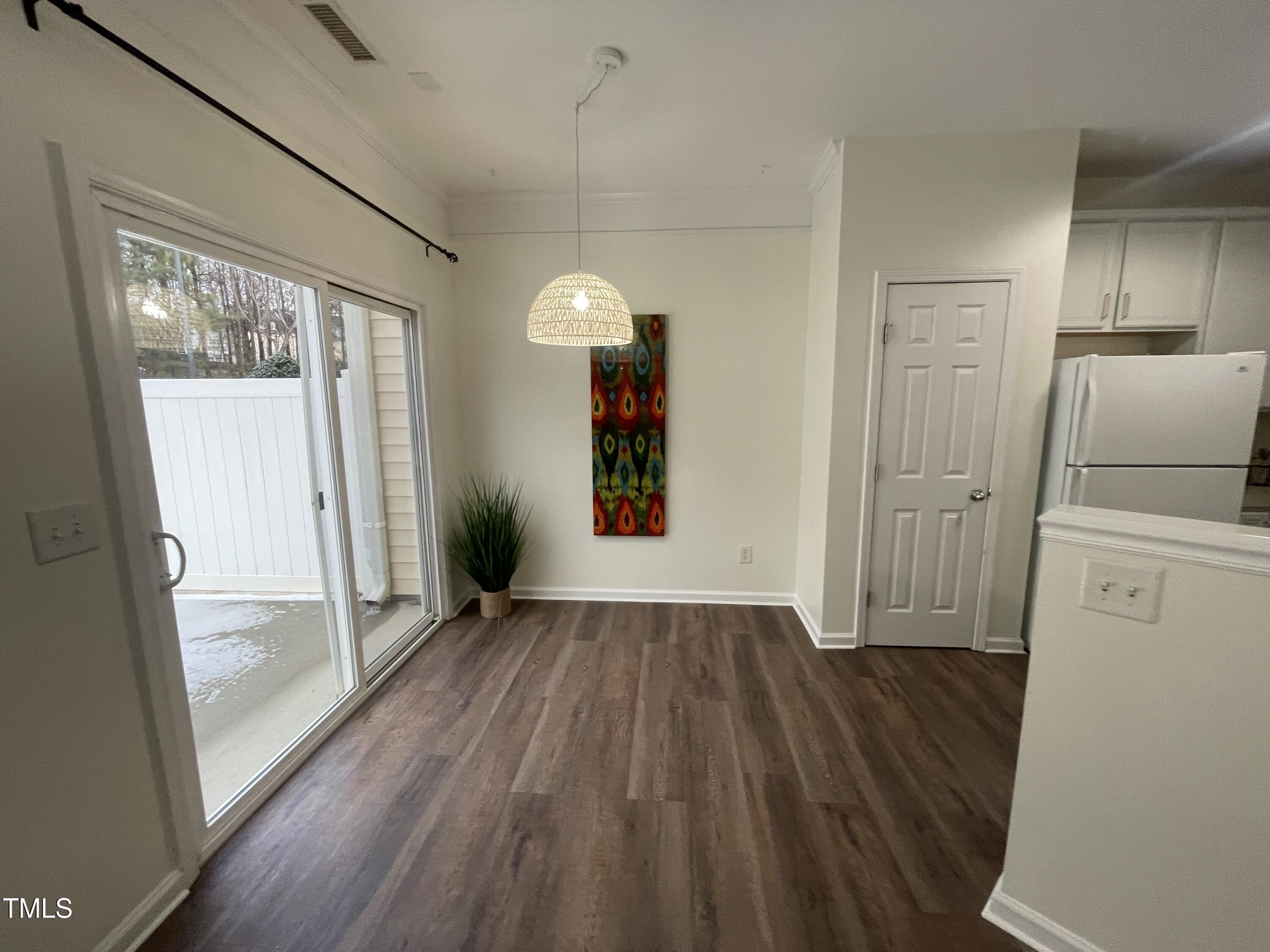 526 Elm Avenue Property Photo 7