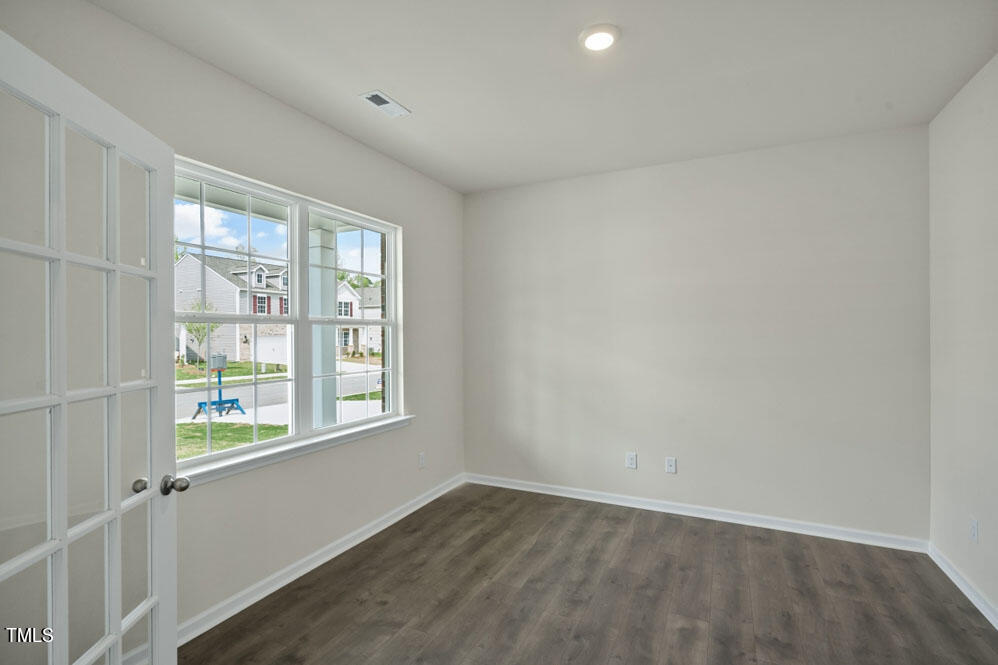 1136 Middlecrest Drive Property Photo 4