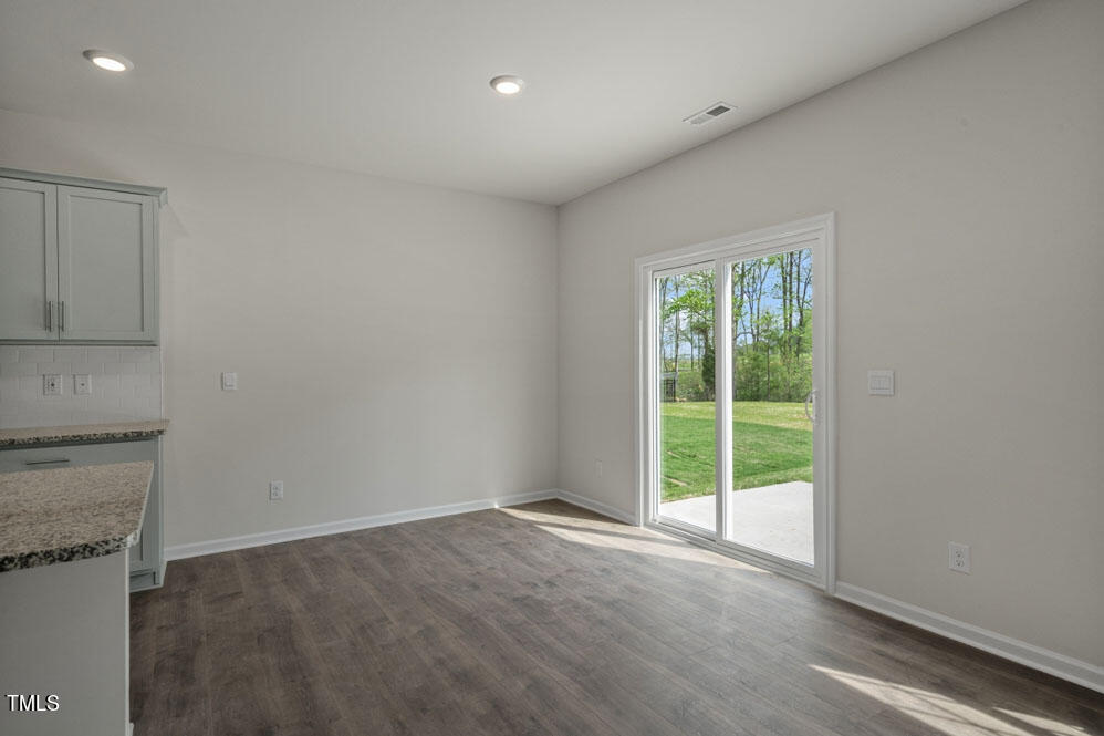 1136 Middlecrest Drive Property Photo 6