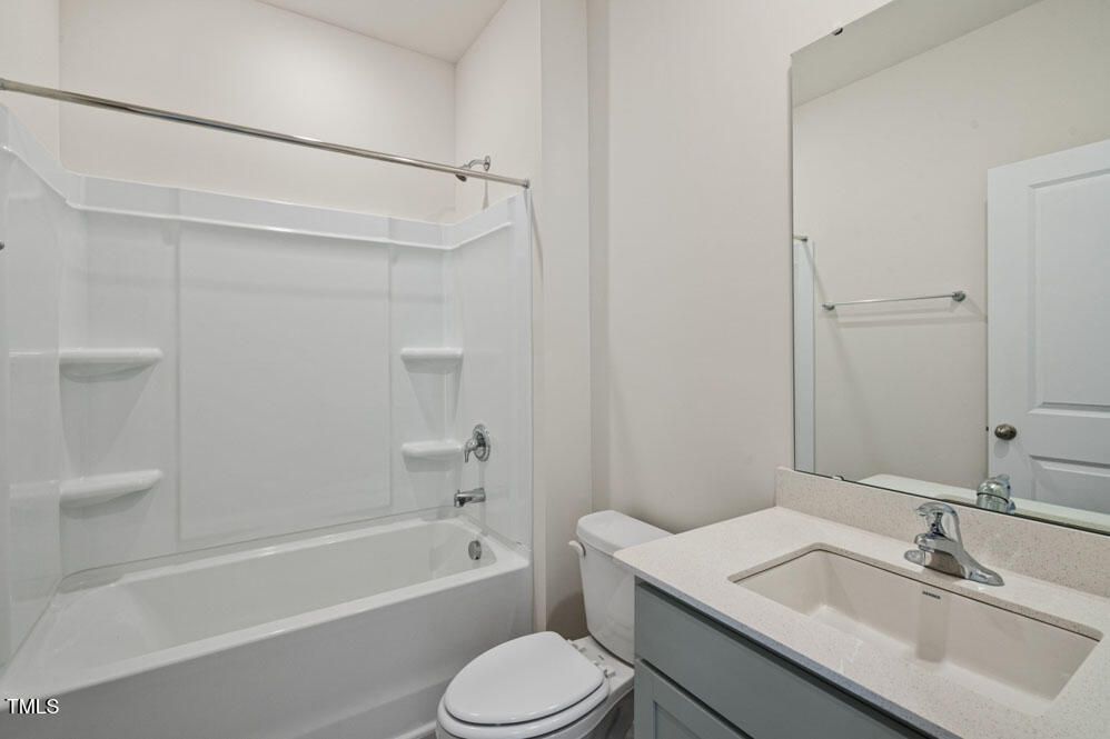 1136 Middlecrest Drive Property Photo 8