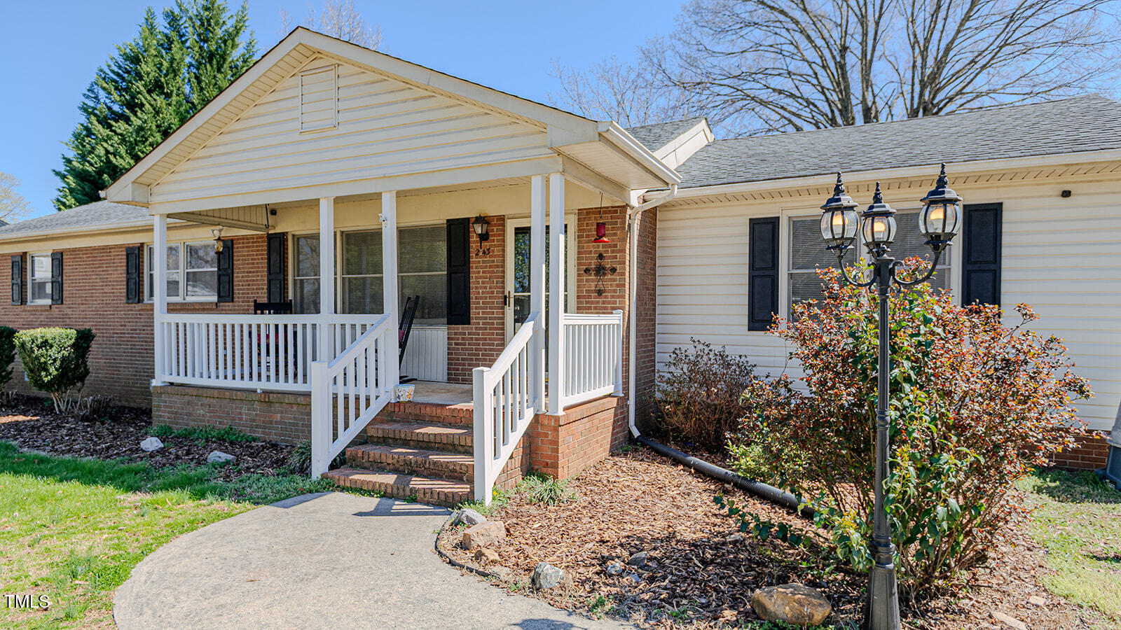 2434 Orice Street Property Photo 4