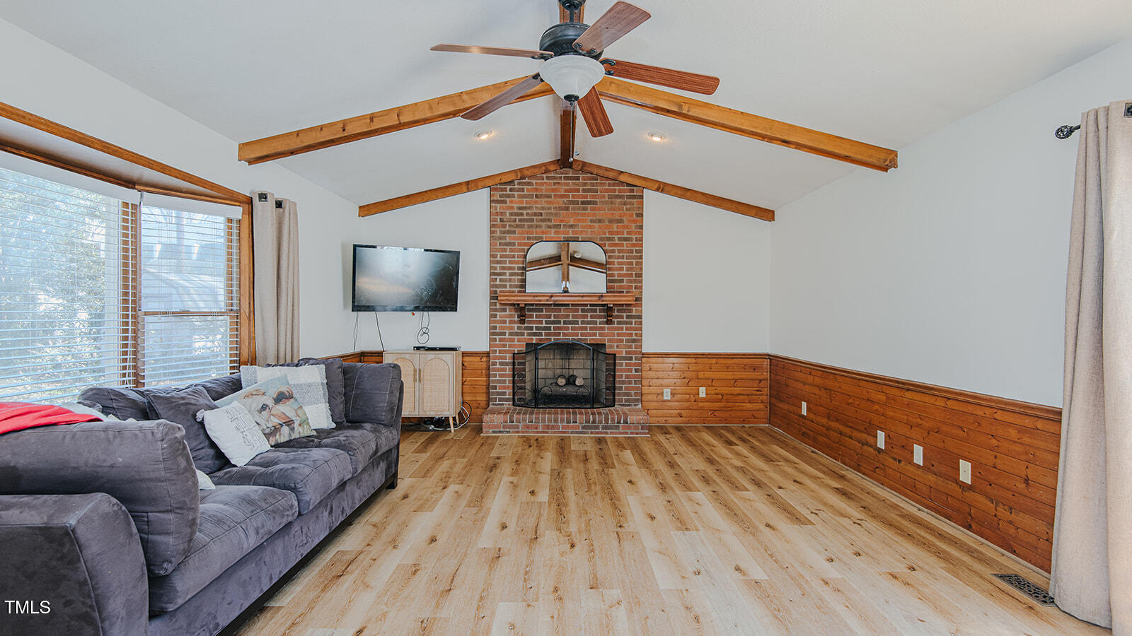 2434 Orice Street Property Photo 6