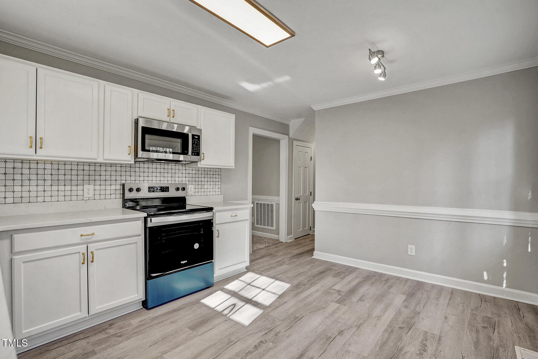 1500 Miriam Avenue Property Photo 11
