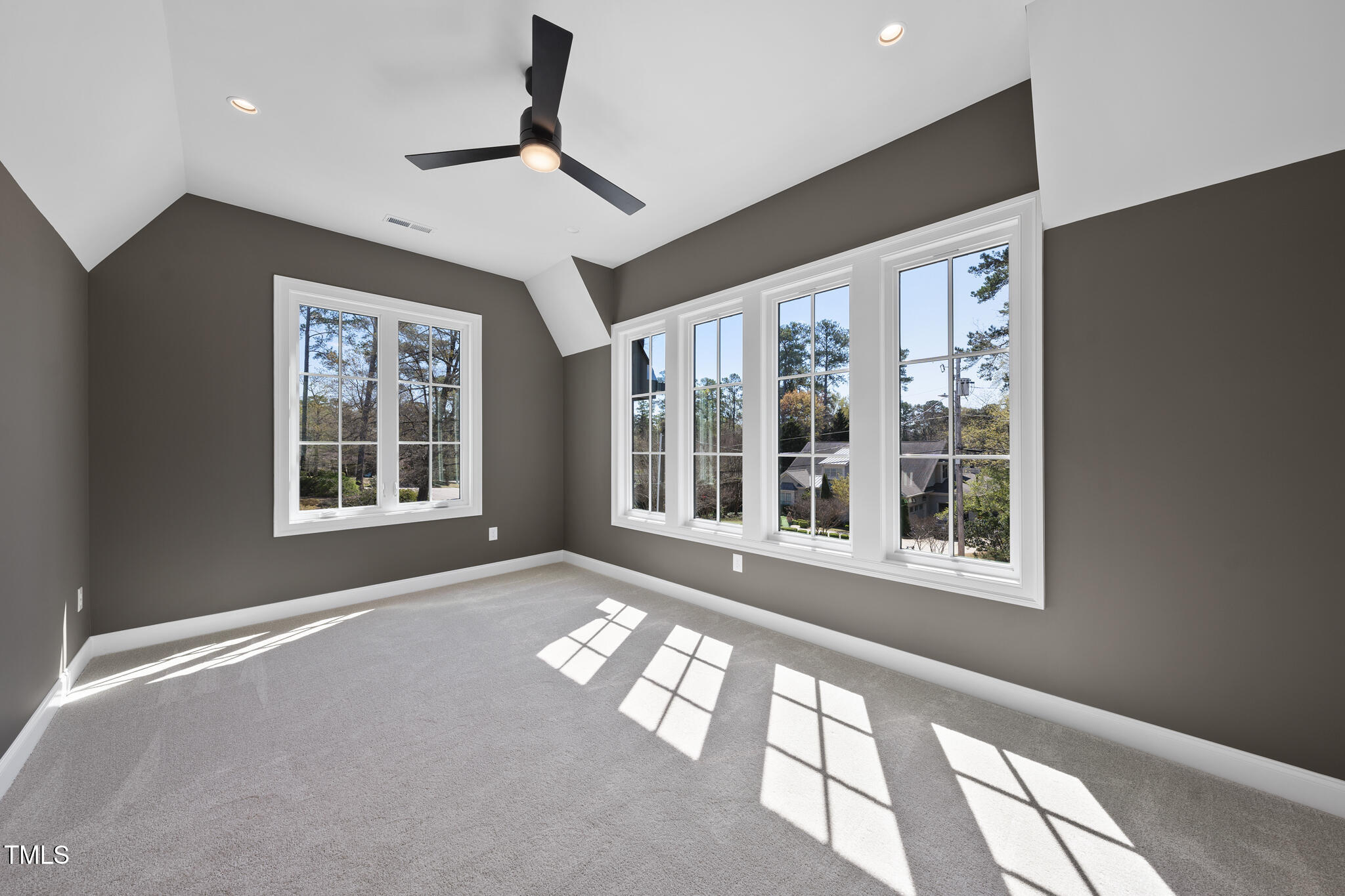 3410 Bradley Place Property Photo 27