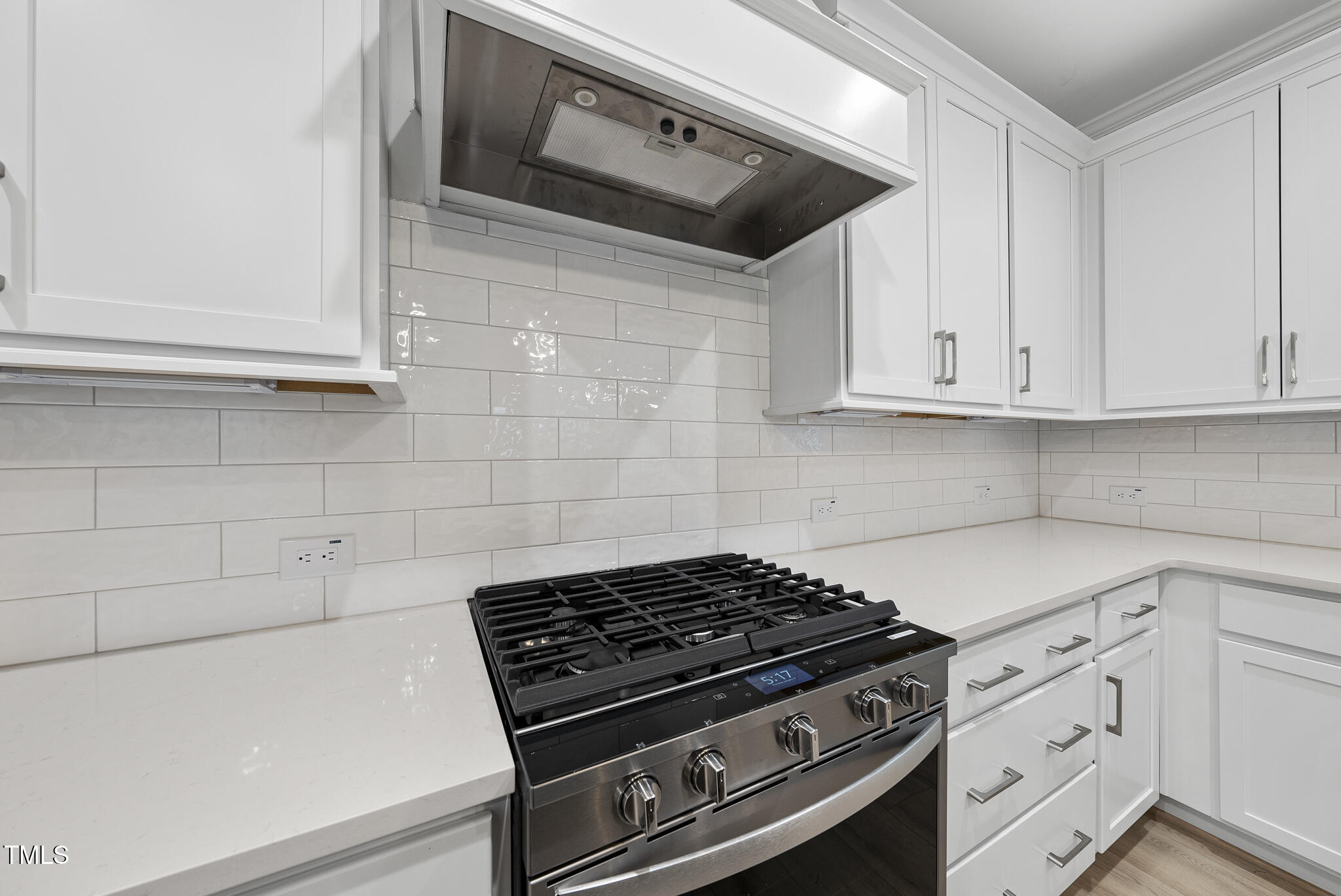 2625 Silver Gate Court Property Photo 8