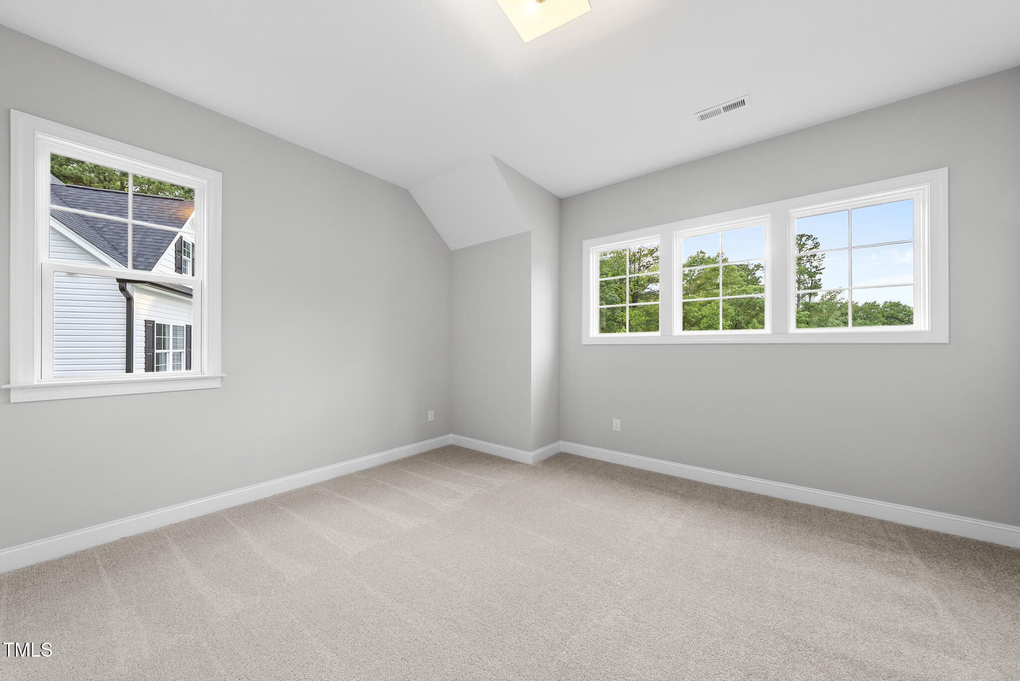 2625 Silver Gate Court Property Photo 21