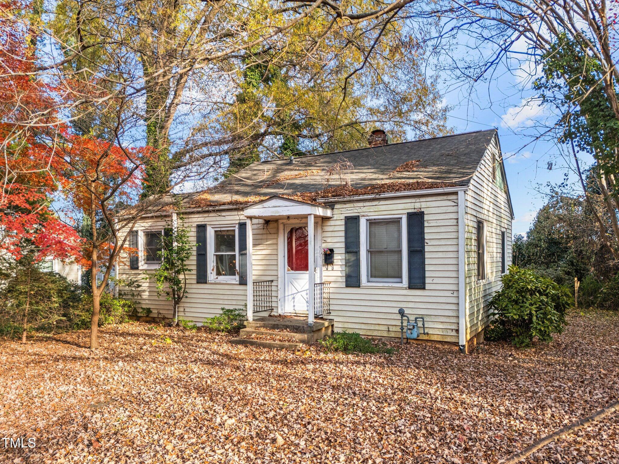 307 Bickett Boulevard Property Photo 2