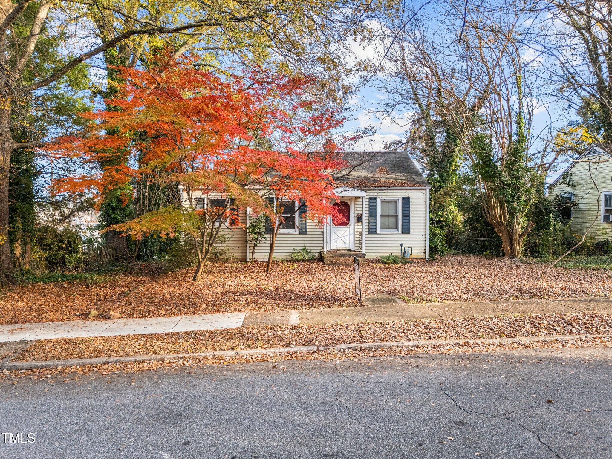 307 Bickett Boulevard Property Photo 4
