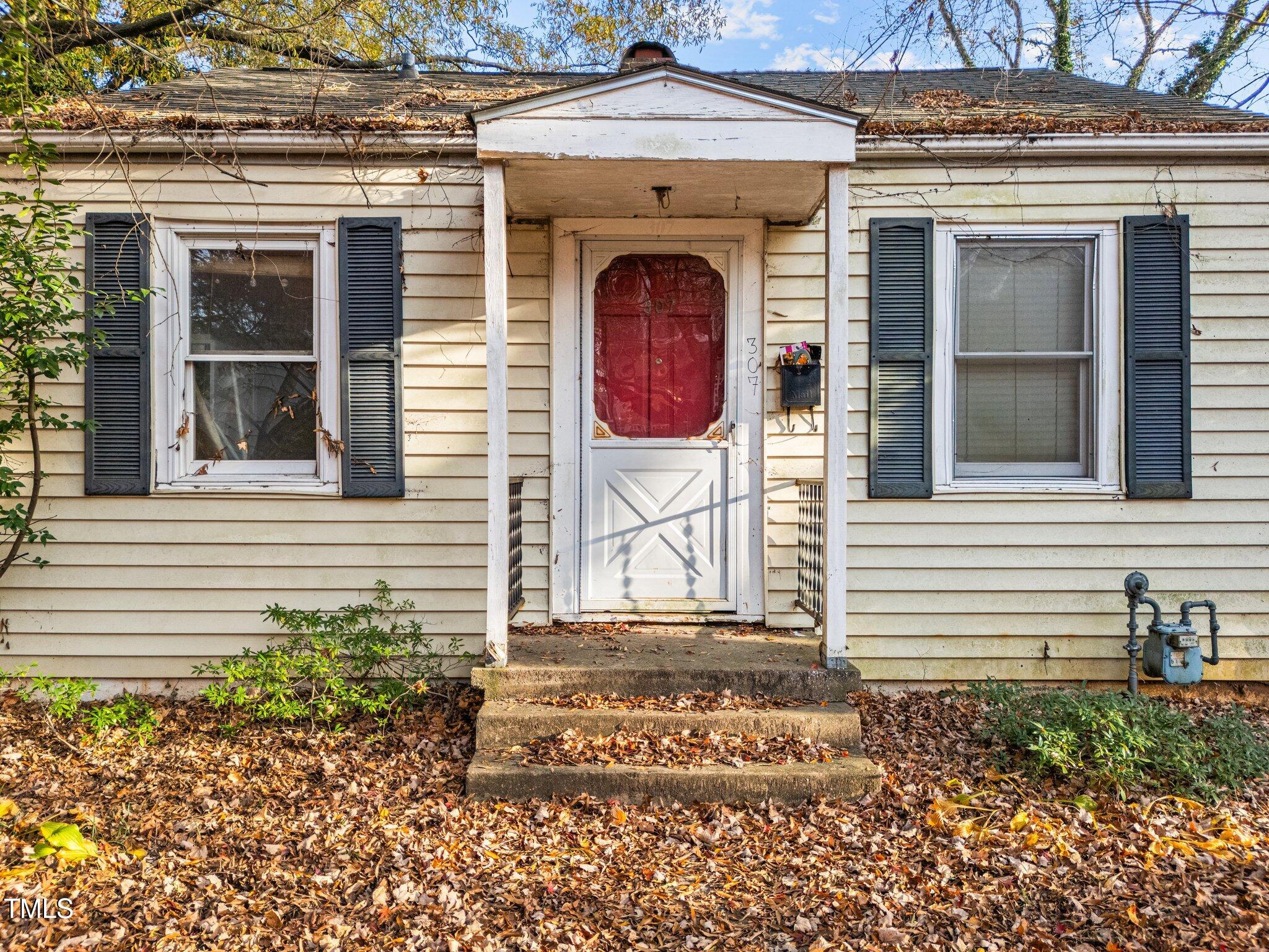 307 Bickett Boulevard Property Photo 5