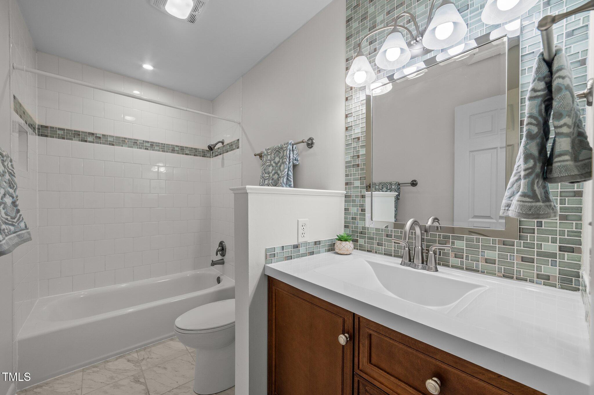 125 Forecastle Court Property Photo 32