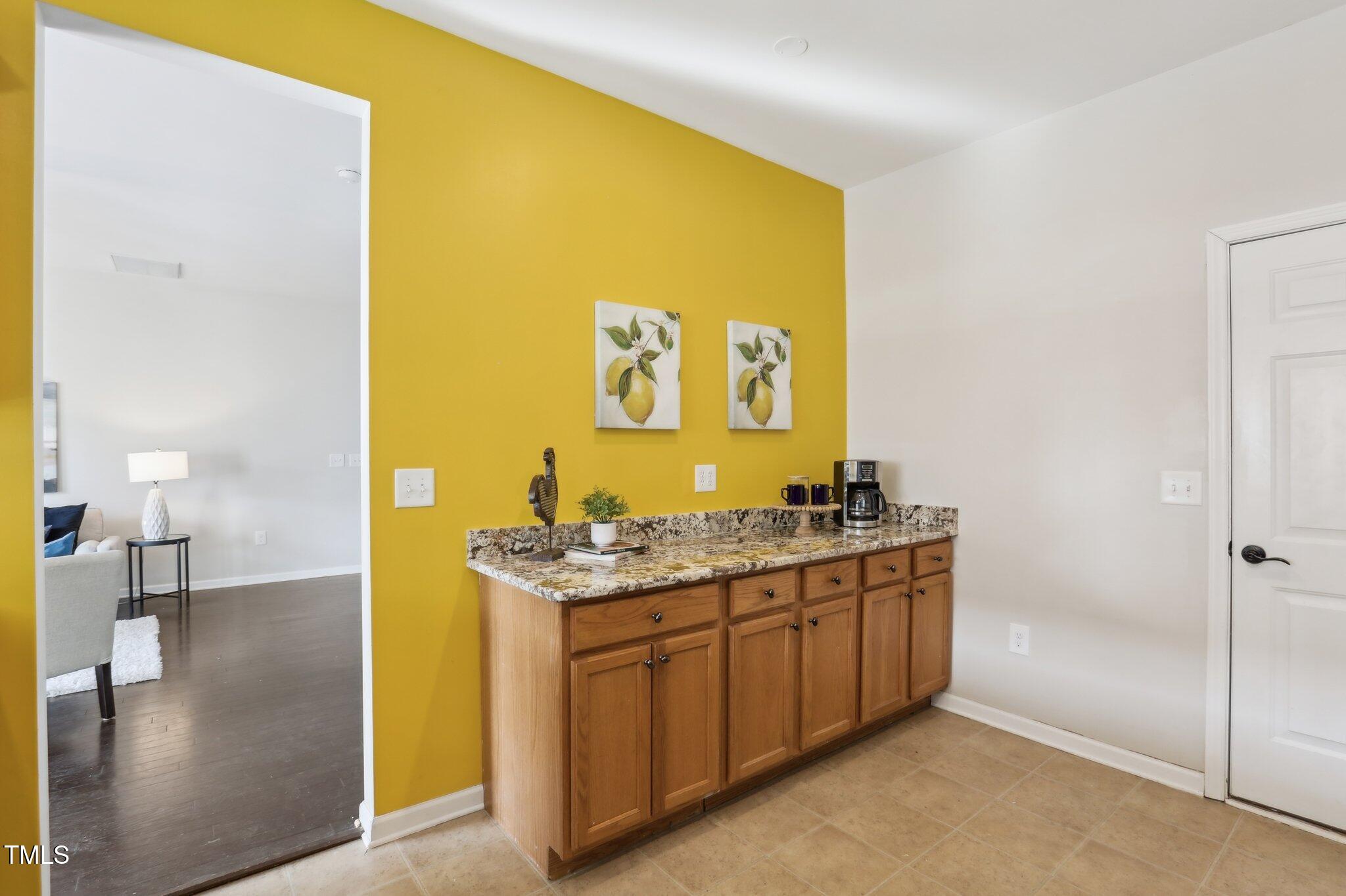 8204 Yaxley Hall Drive Property Photo 18