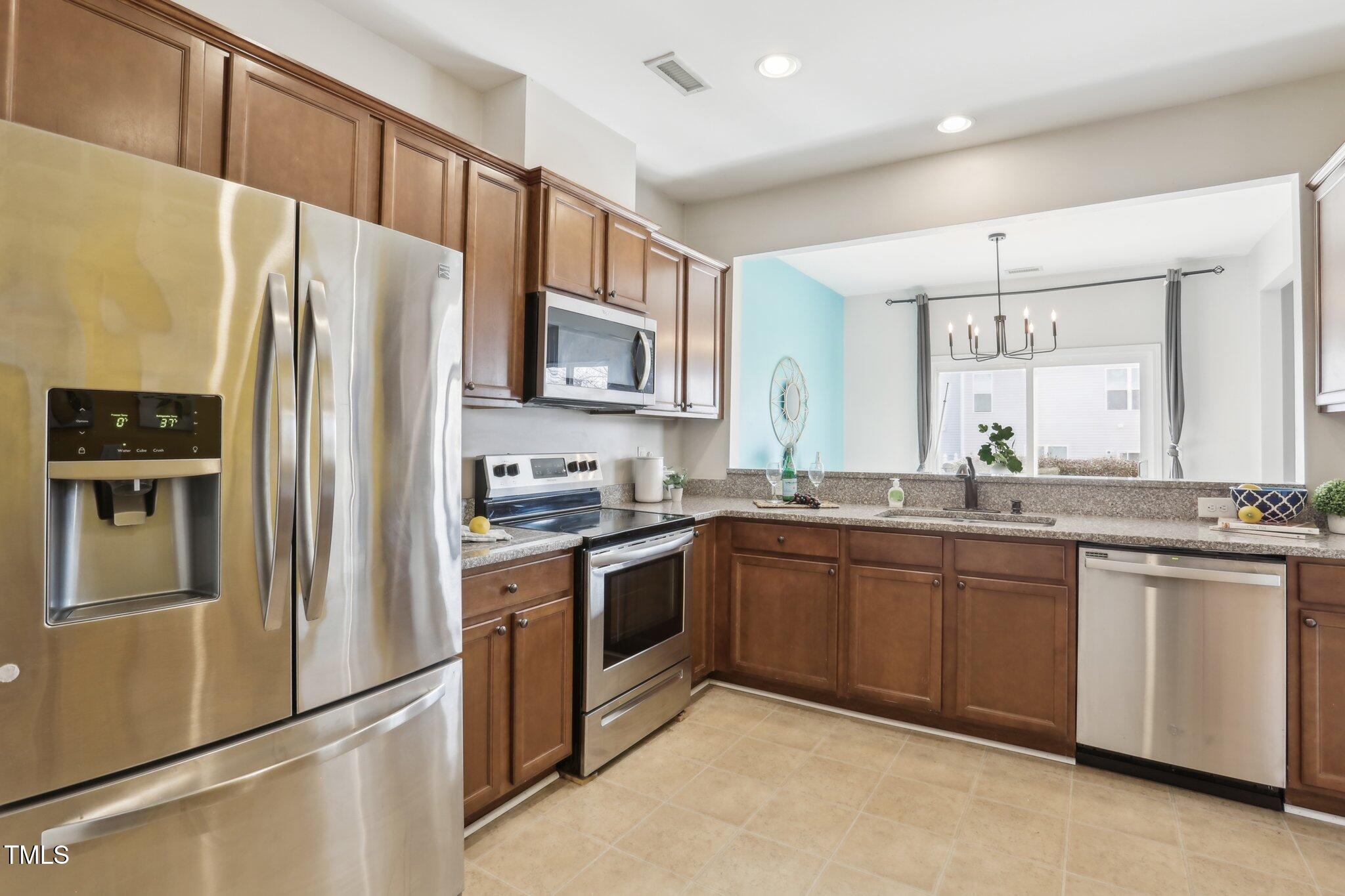 8204 Yaxley Hall Drive Property Photo 19