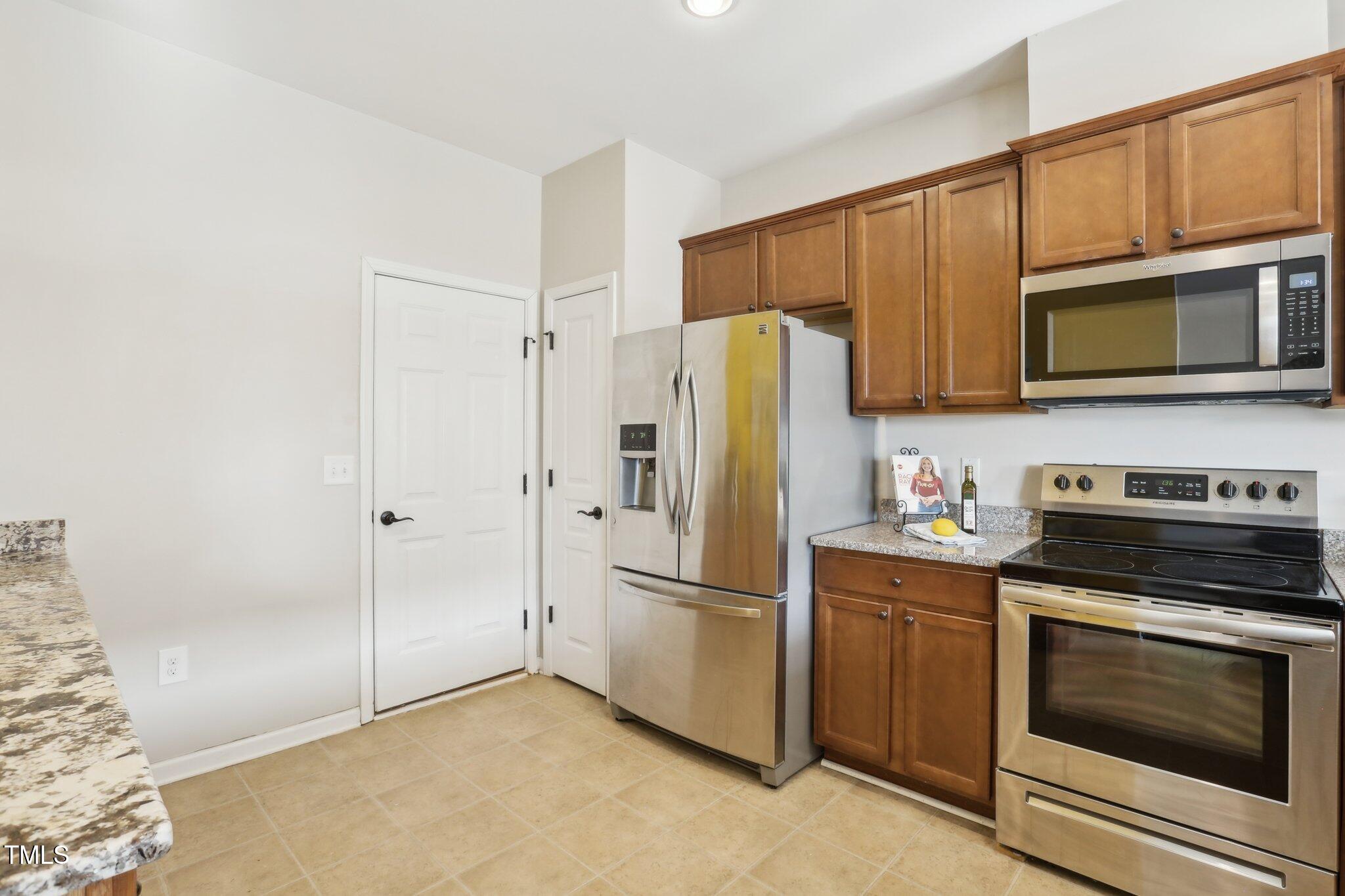 8204 Yaxley Hall Drive Property Photo 20