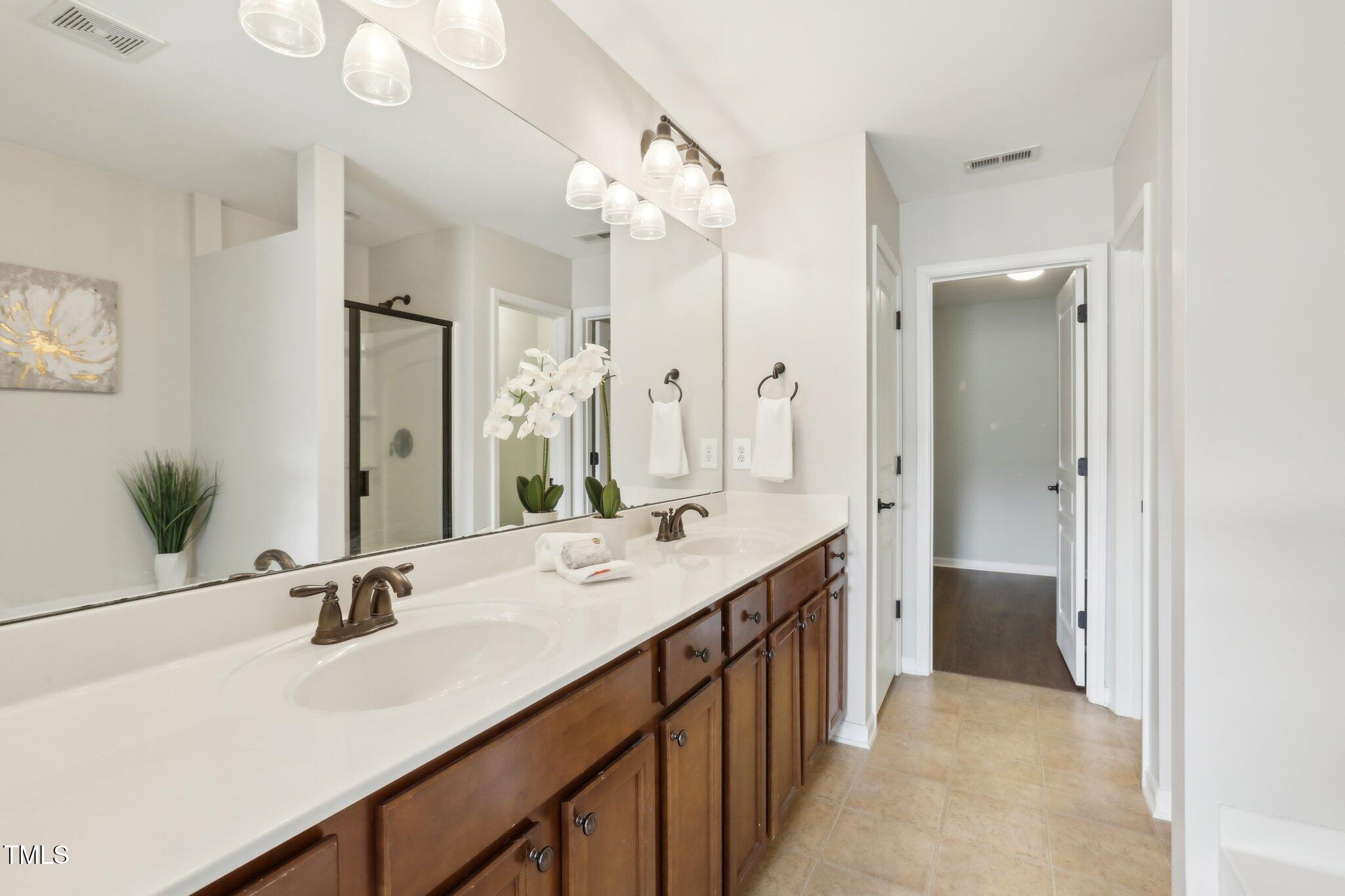 8204 Yaxley Hall Drive Property Photo 26