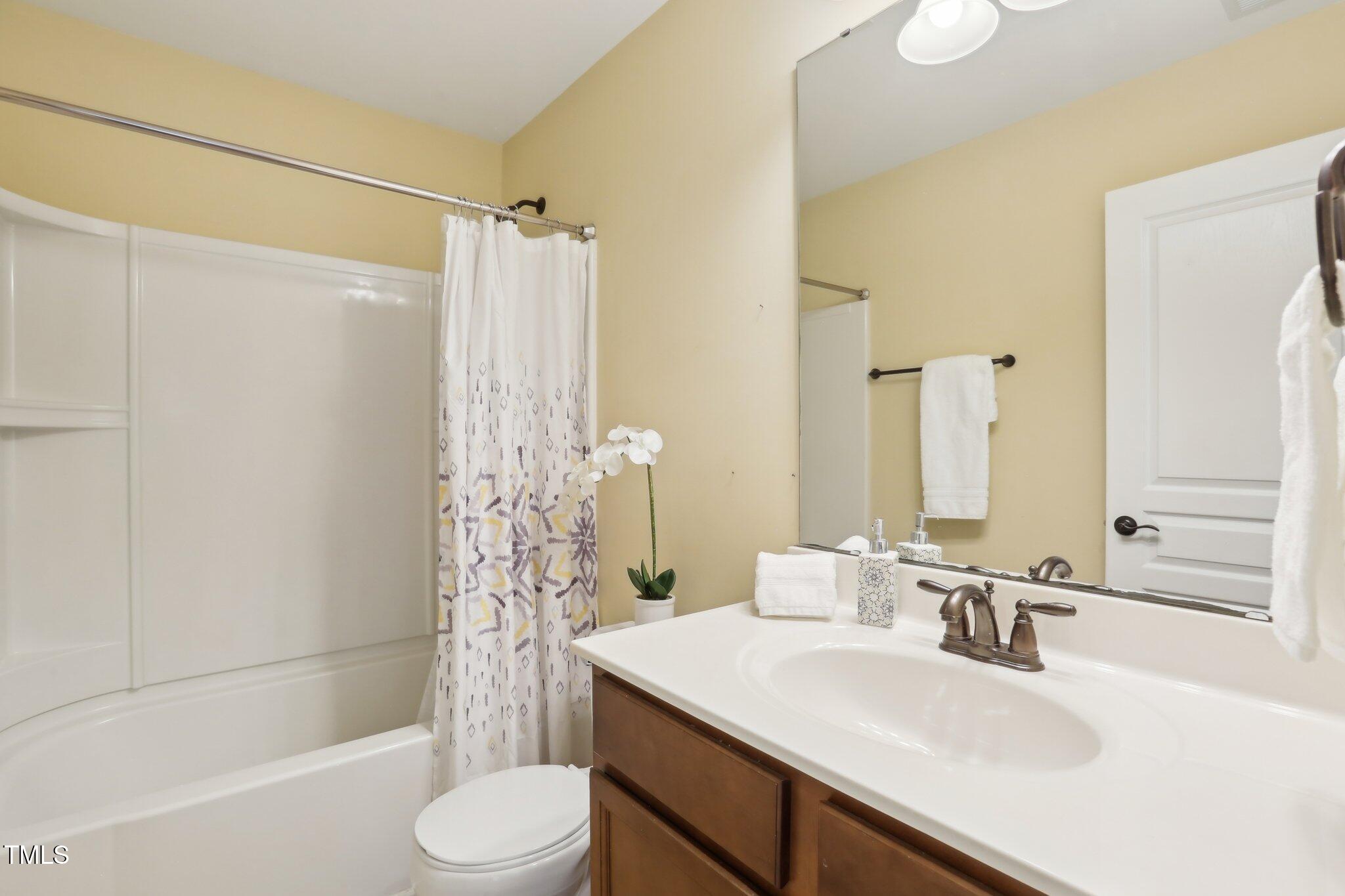 8204 Yaxley Hall Drive Property Photo 33