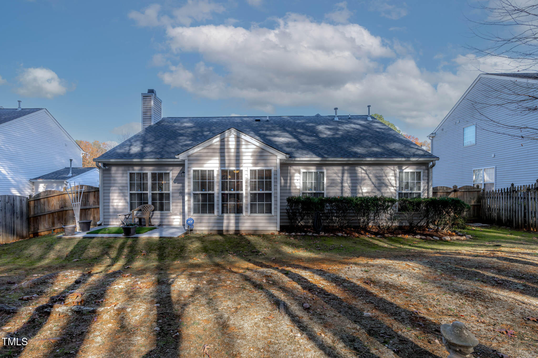 9108 Erinsbrook Drive Property Photo 7