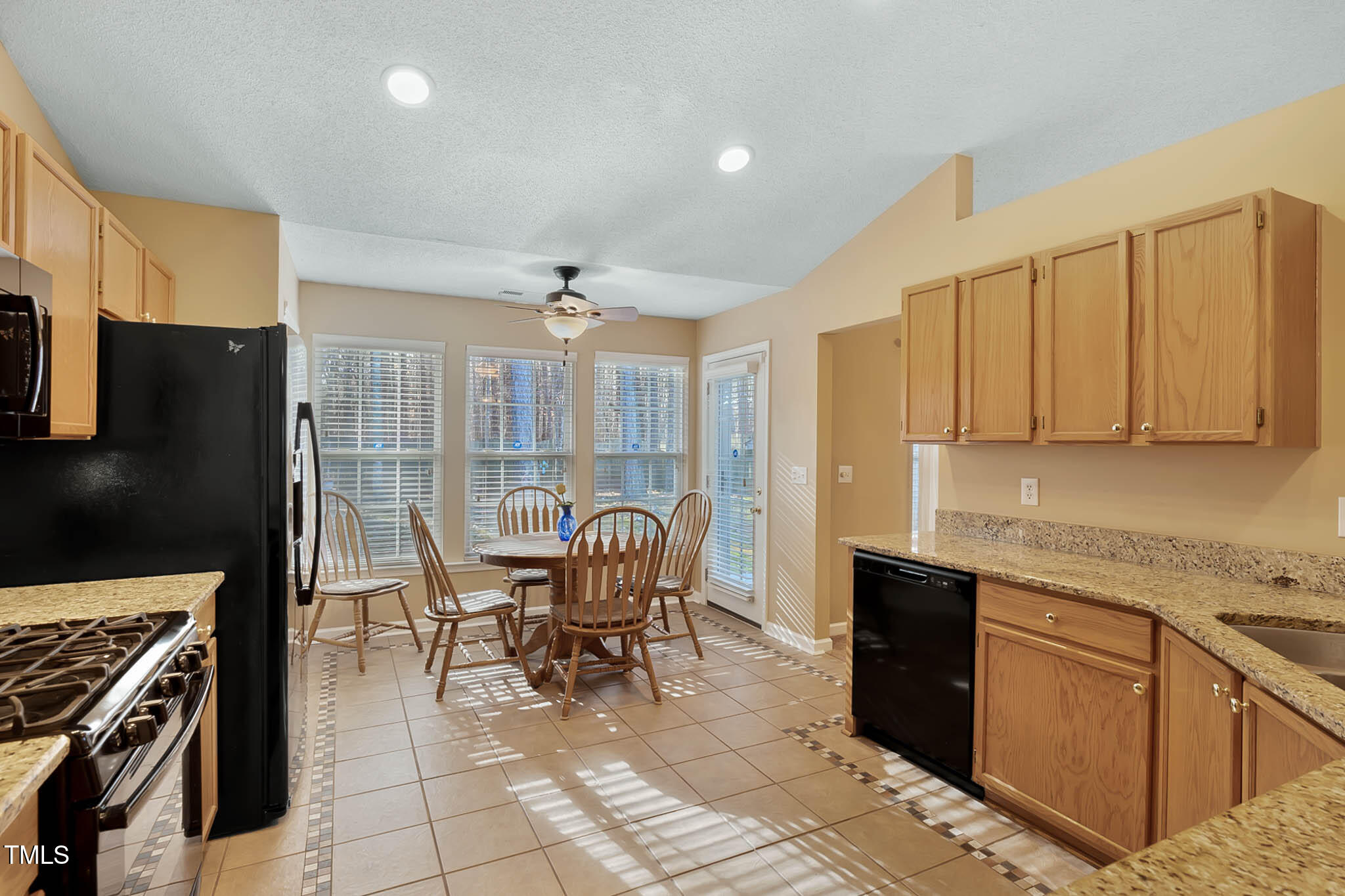 9108 Erinsbrook Drive Property Photo 26