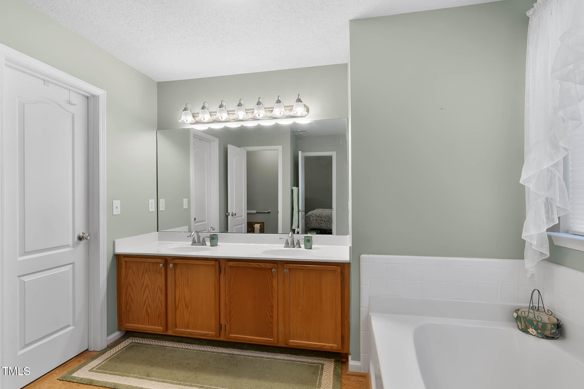 9108 Erinsbrook Drive Property Photo 35