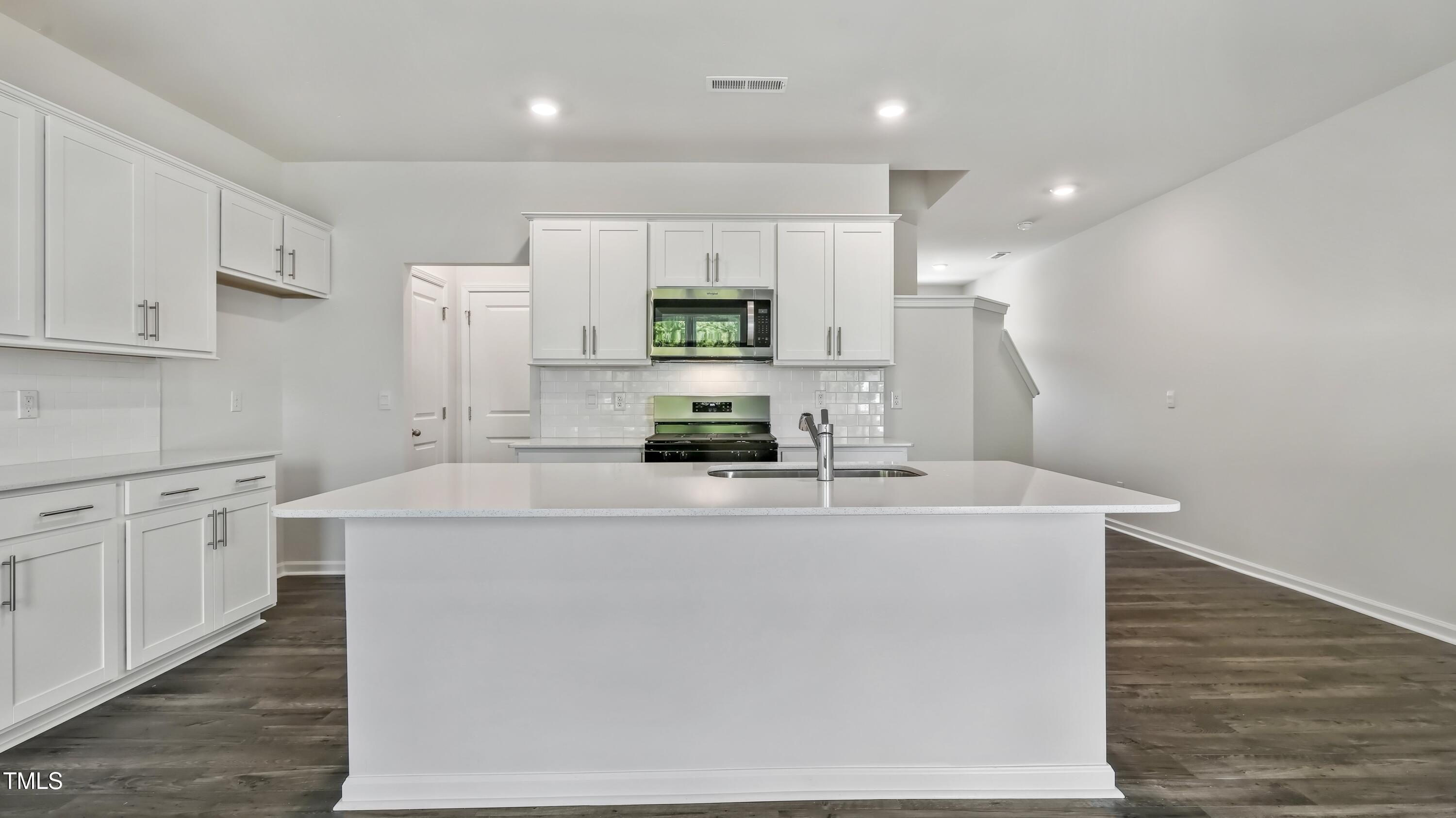 1827 Hinesley Drive Property Photo 8
