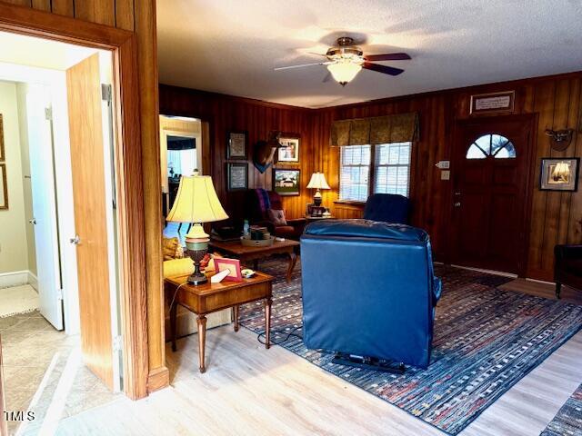 812 Lewis Street Property Photo 6