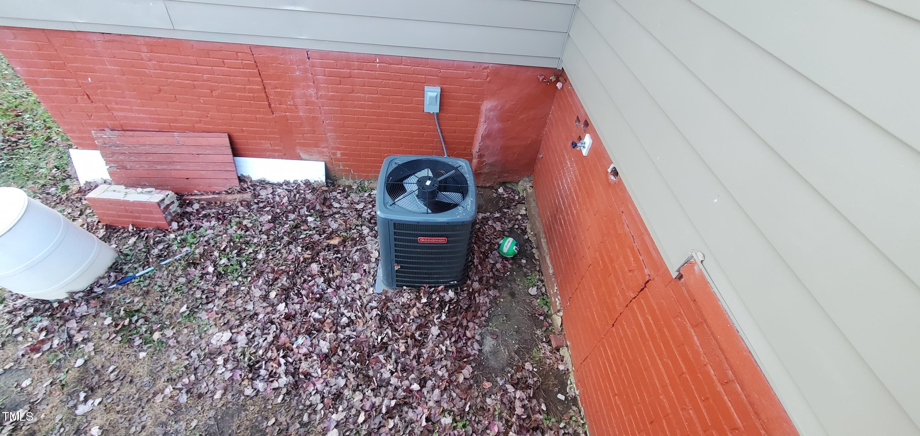 1404 N Main Street Property Photo 24