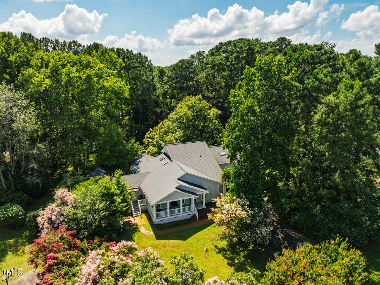 135 Weatherbend Property Photo 1