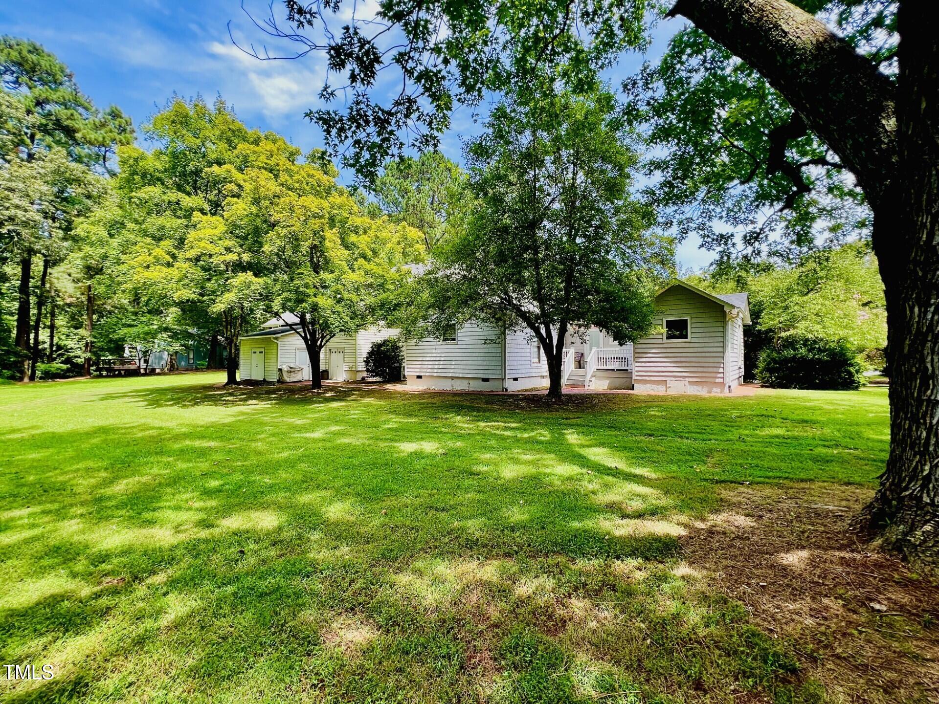 135 Weatherbend Property Photo 5