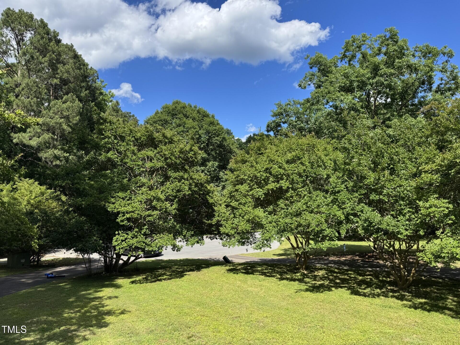 135 Weatherbend Property Photo 11
