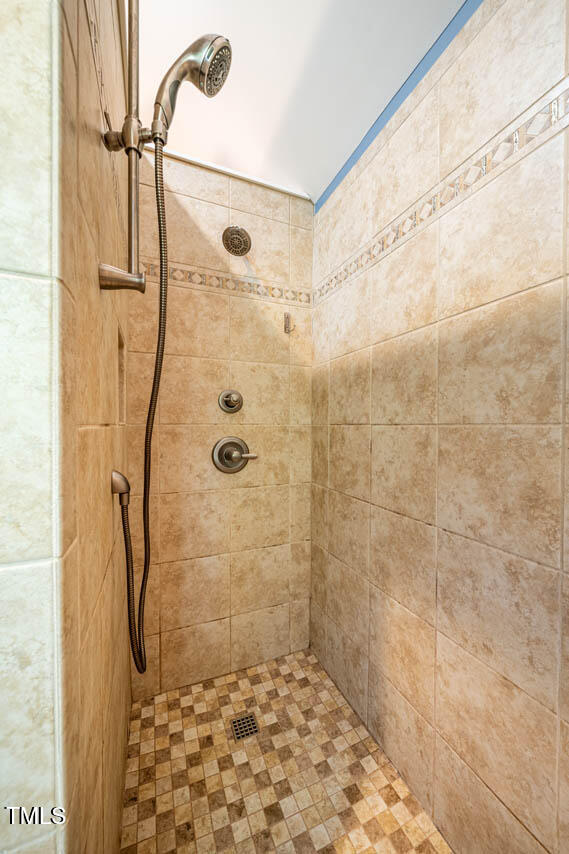 135 Weatherbend Property Photo 29