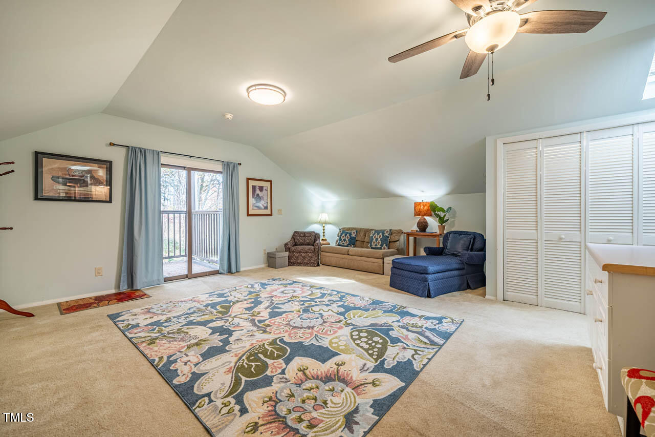 135 Weatherbend Property Photo 43