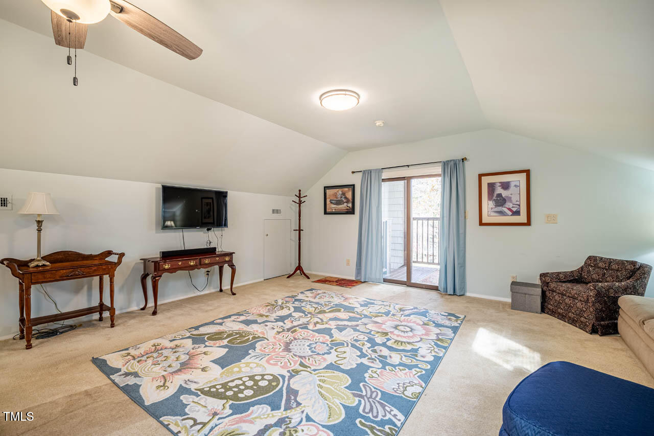 135 Weatherbend Property Photo 44