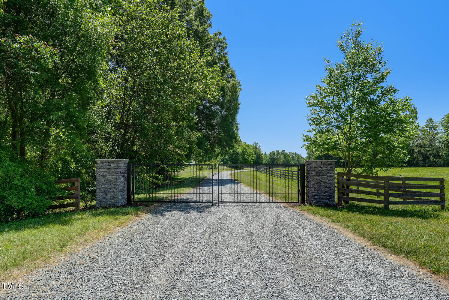 590 Gilliam Road Property Photo 4