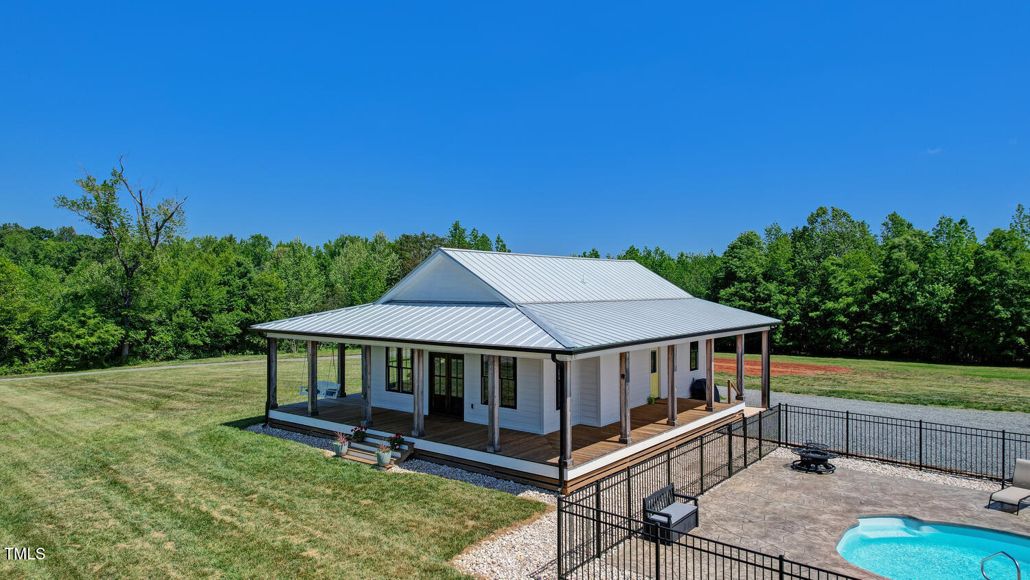 590 Gilliam Road Property Photo 6