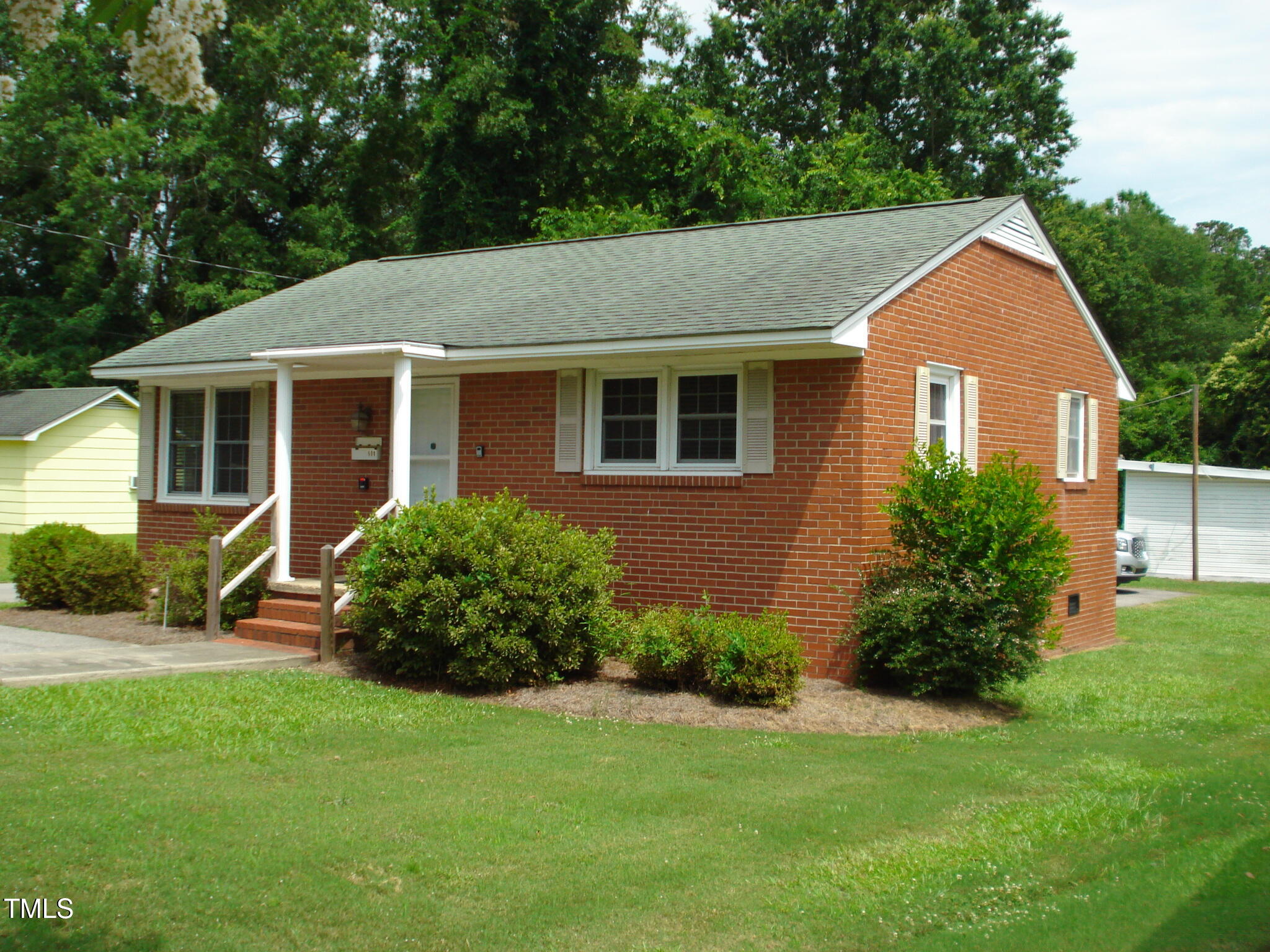 608 N Ellis Avenue Property Photo 2