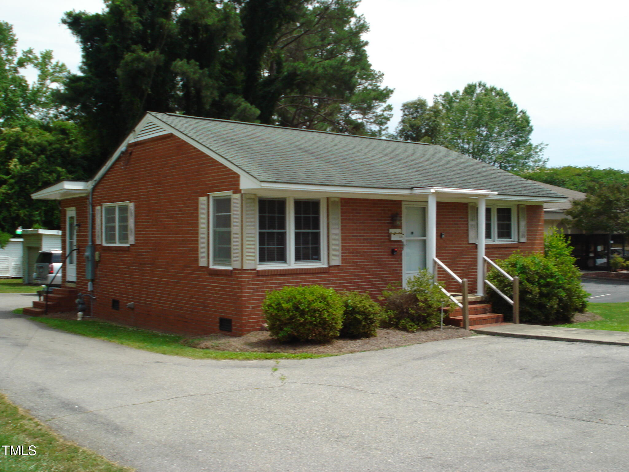 608 N Ellis Avenue Property Photo 3
