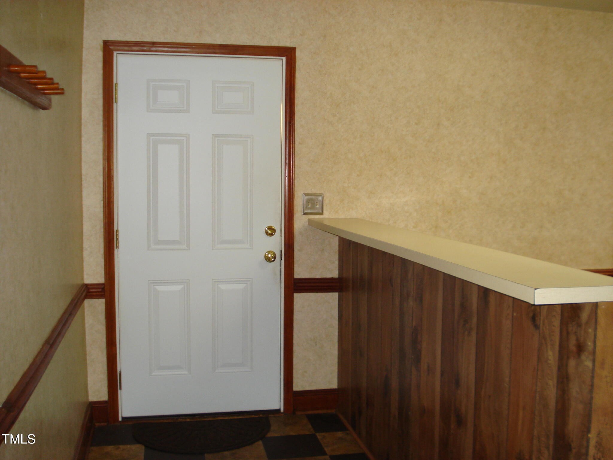 608 N Ellis Avenue Property Photo 4