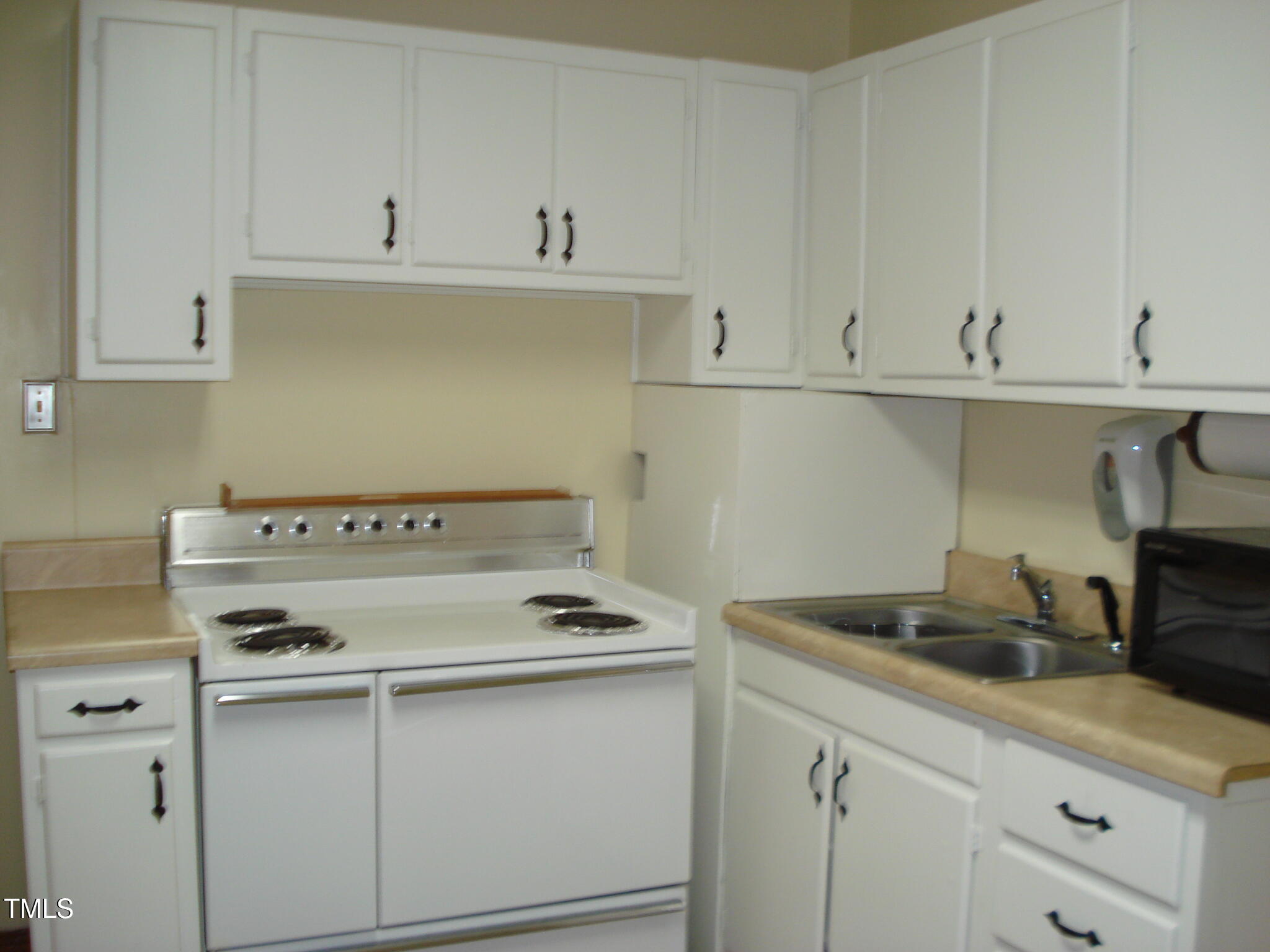 608 N Ellis Avenue Property Photo 11