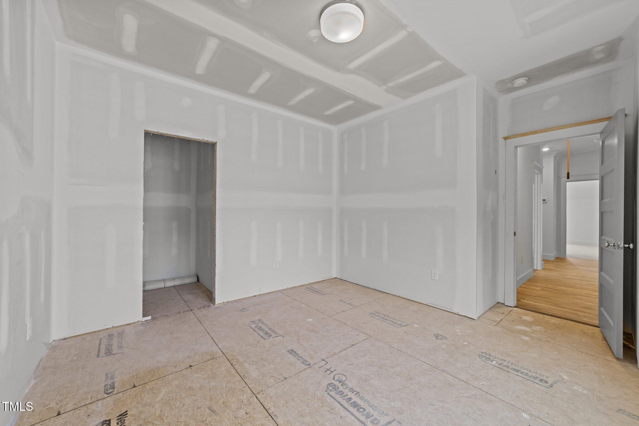 1721 Burnette Garden Path Property Photo 39