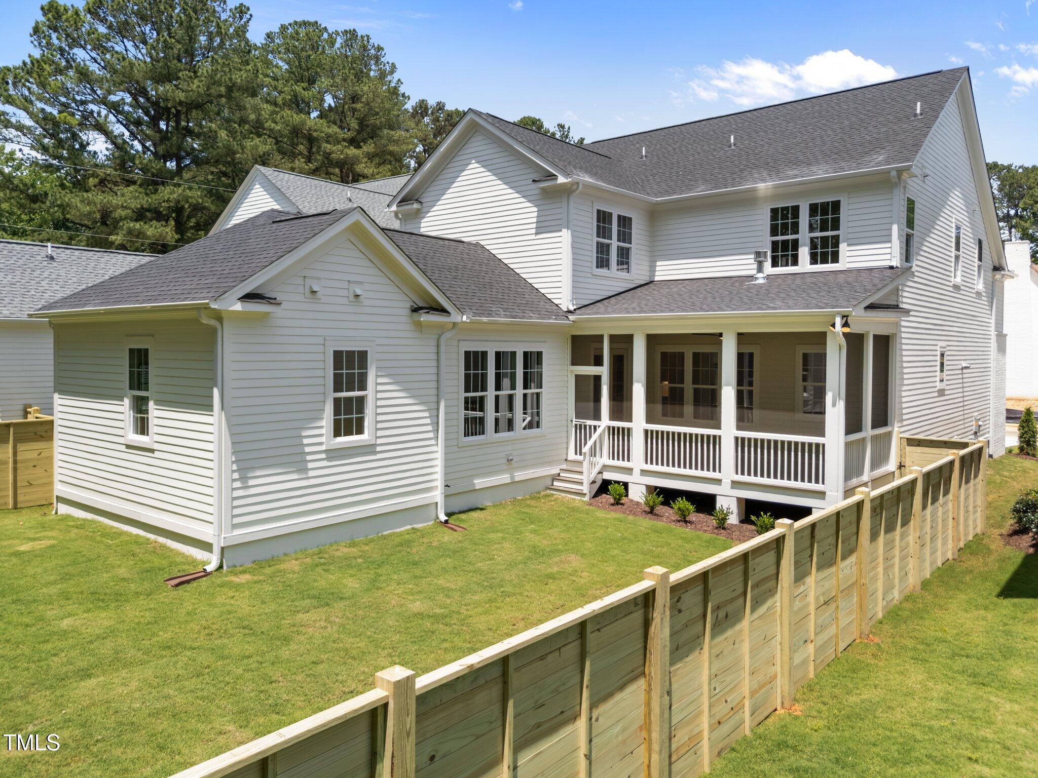 1721 Burnette Garden Path Property Photo 46