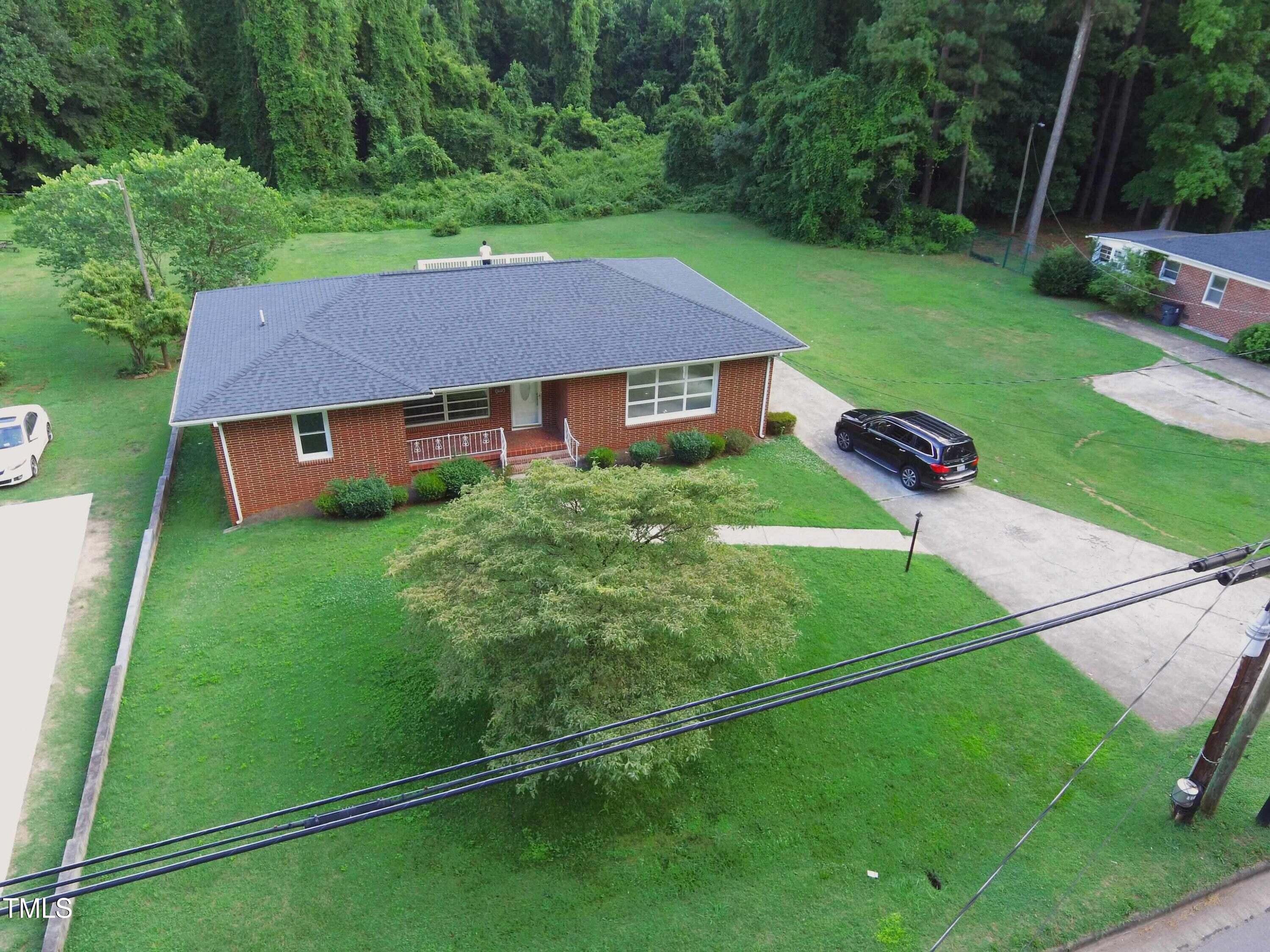 2315 Oxford Road Property Photo 5