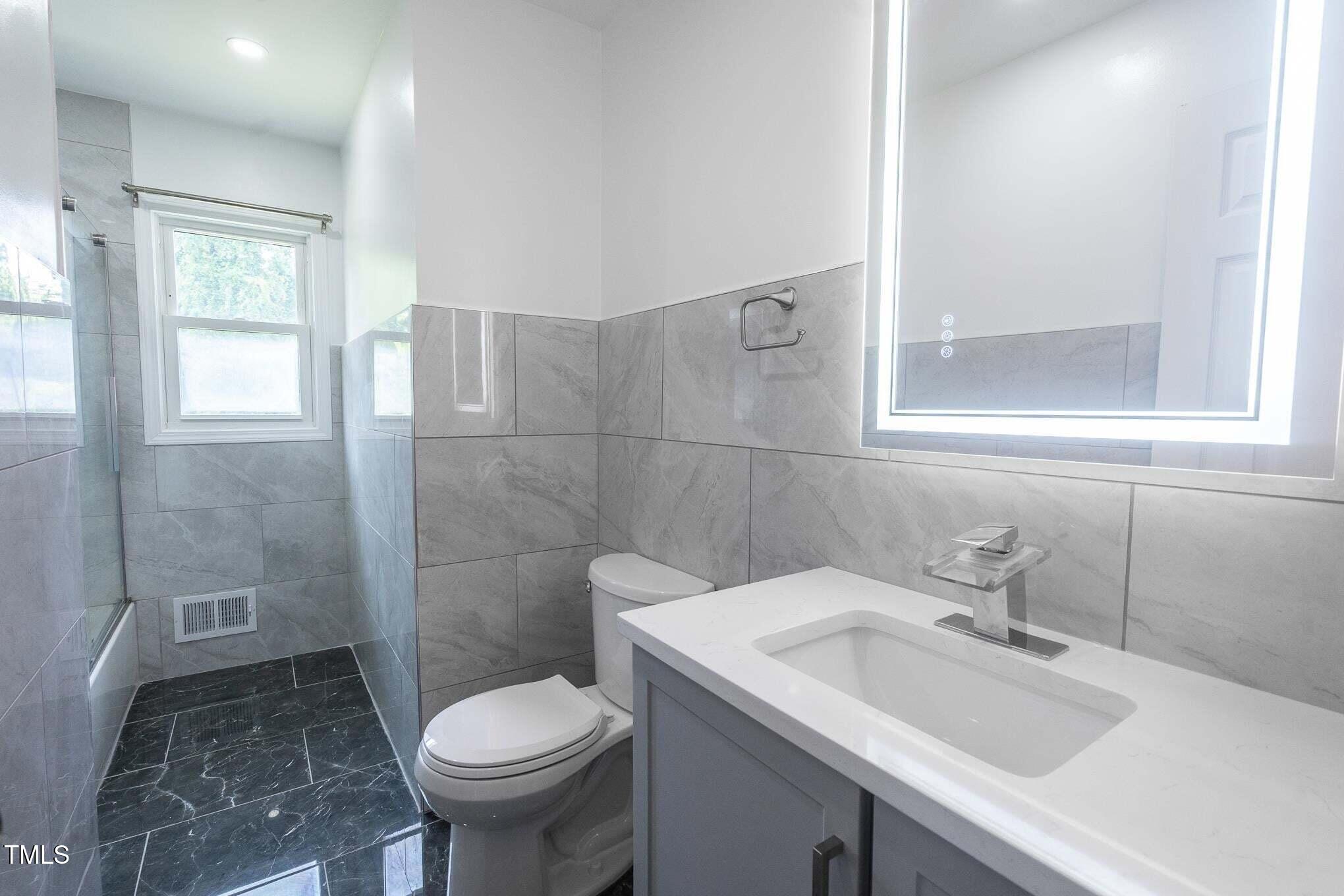 2315 Oxford Road Property Photo 11