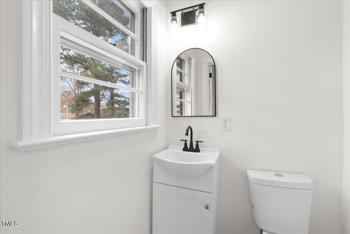 303 Forest Road Property Photo 24