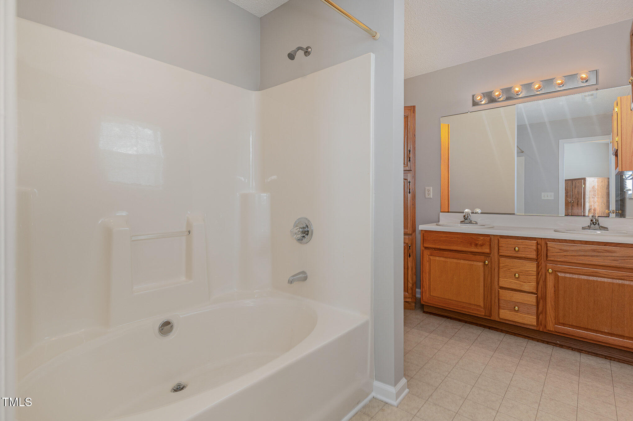 113 S Friars Chase Lane Property Photo 10