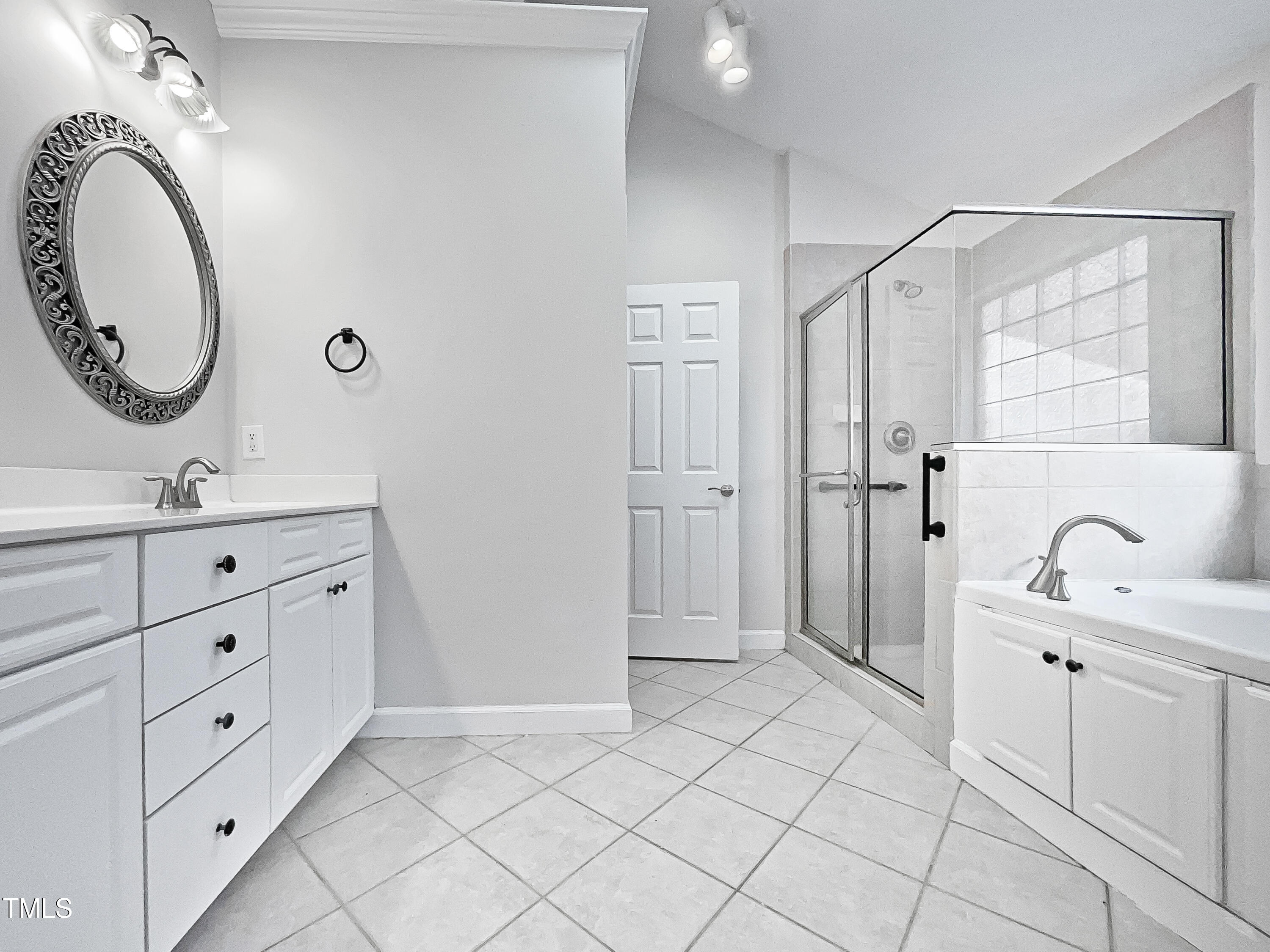 4700 Linaria Lane Property Photo 7