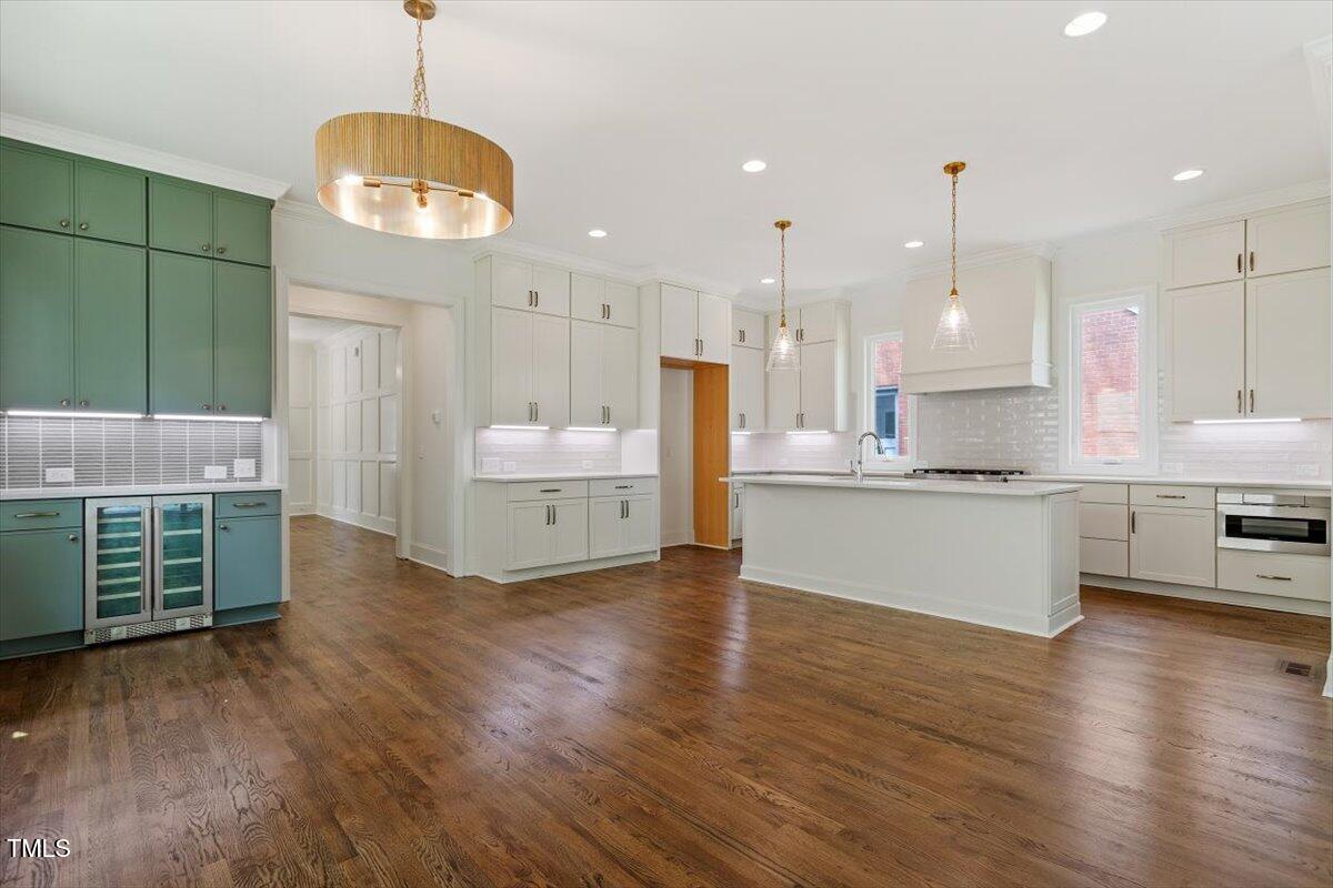 3302.5 Hall Place Property Photo 12